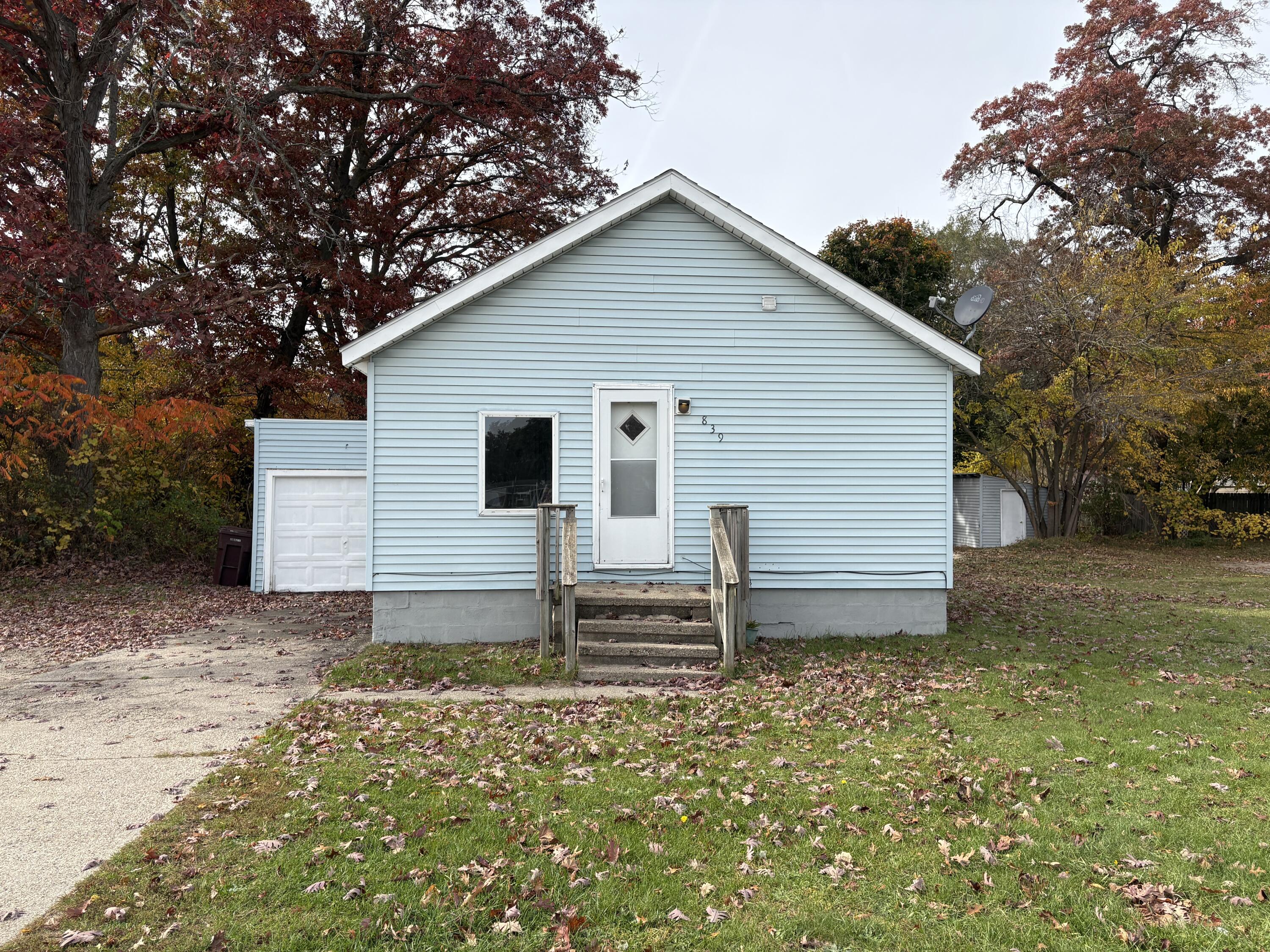 839 S Sheridan Drive Muskegon MI 49442