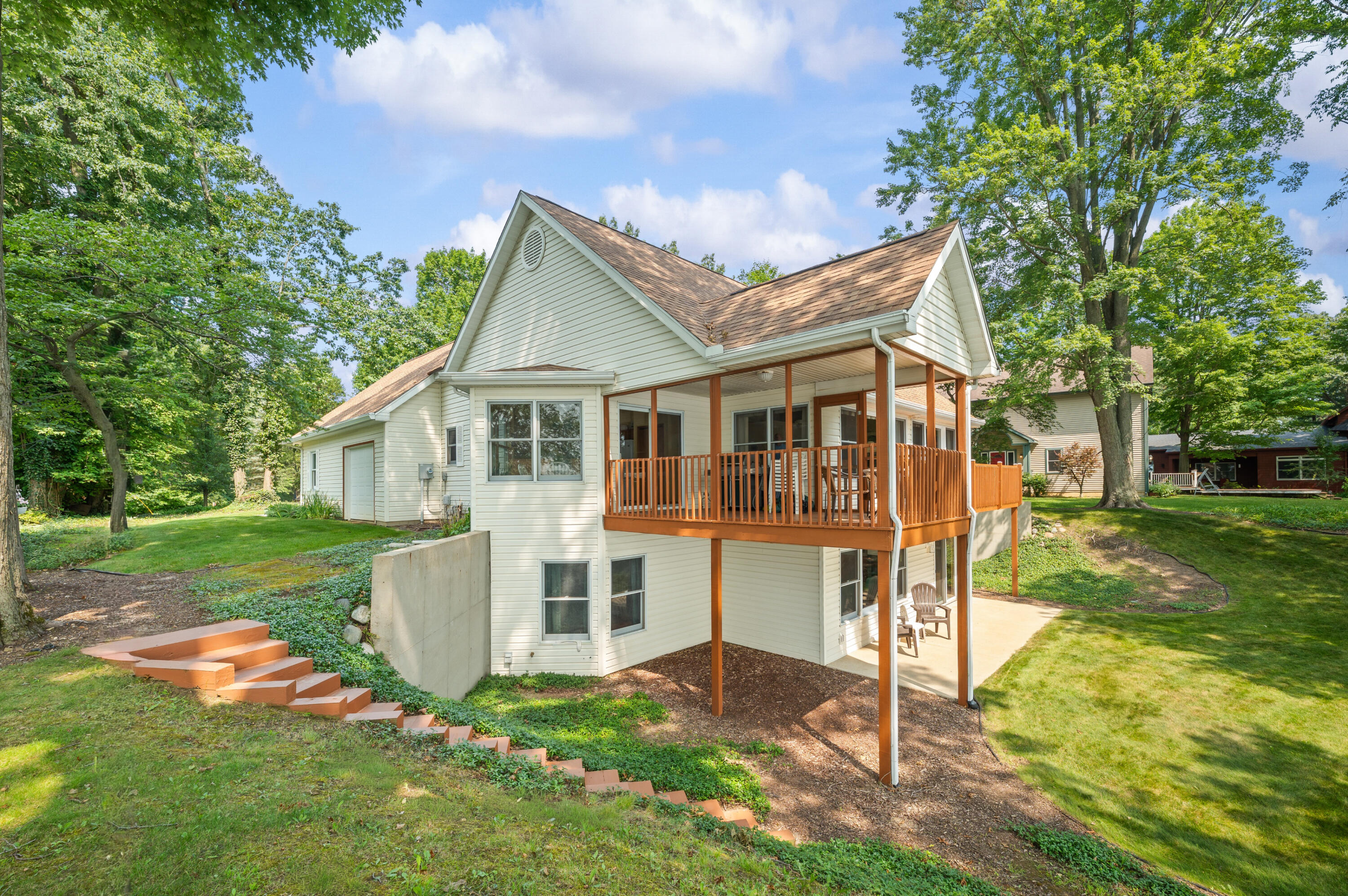 9895 Lakeview Drive Berrien Springs MI 49103