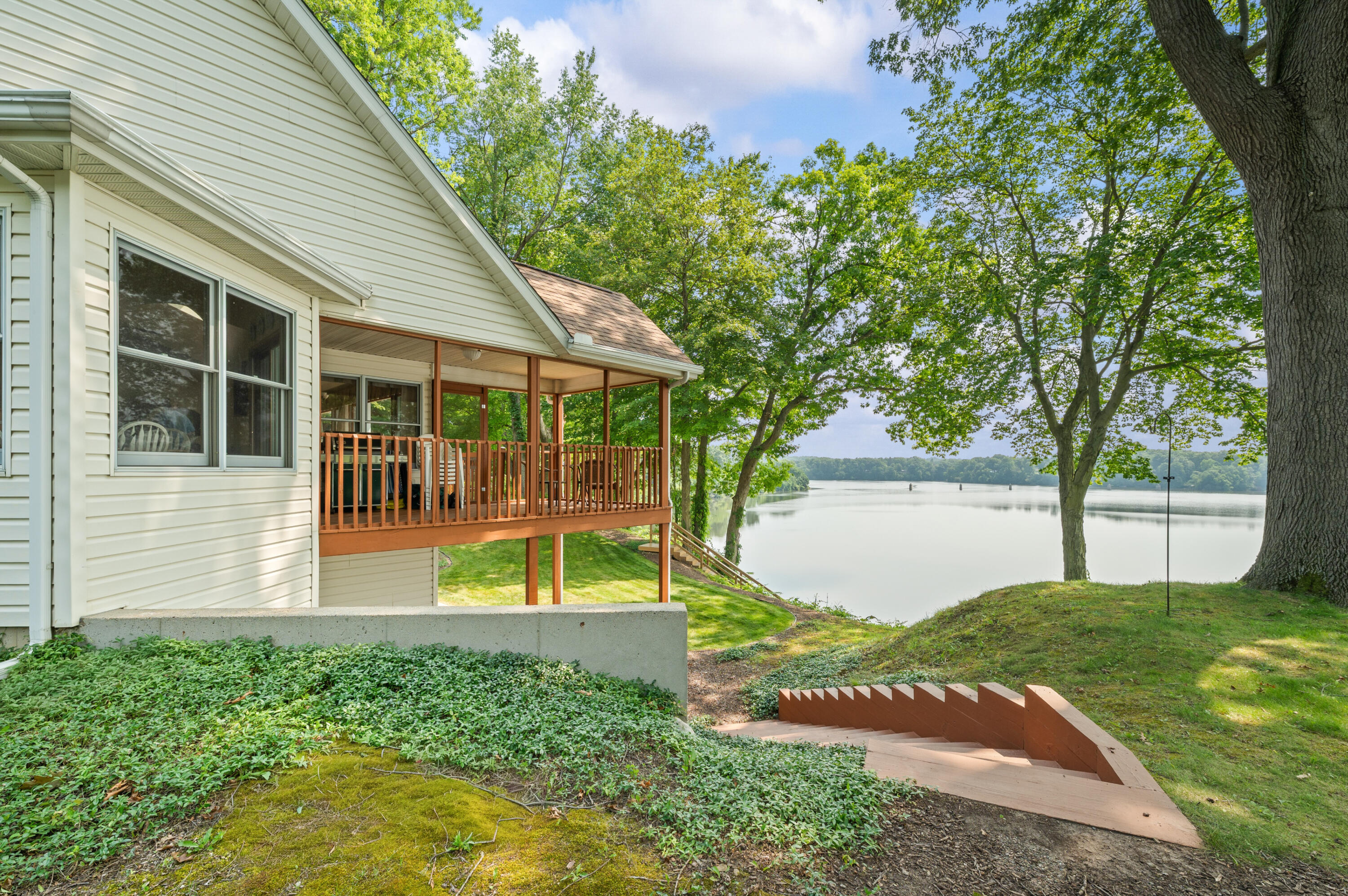 9895 Lakeview Drive Berrien Springs MI 49103