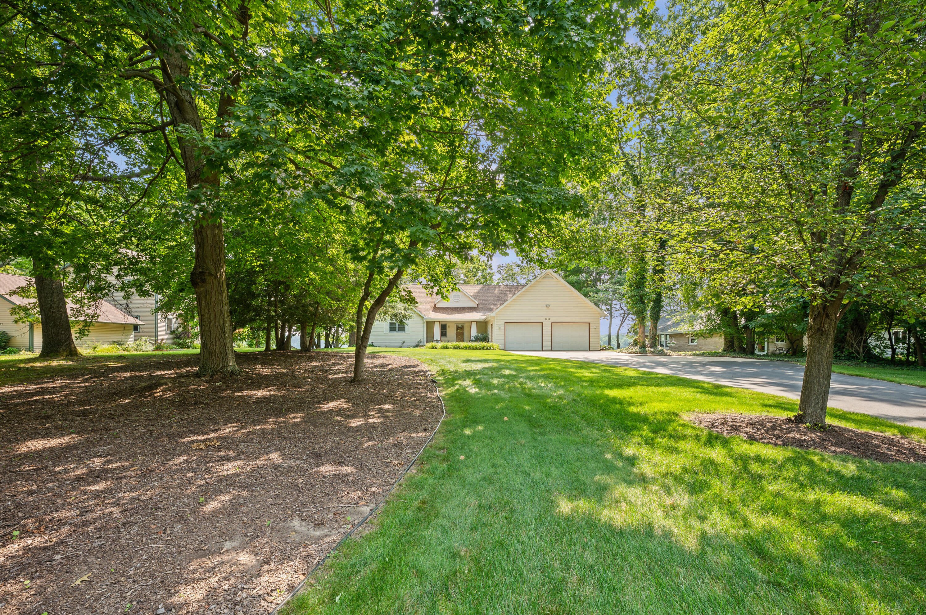 9895 Lakeview Drive Berrien Springs MI 49103