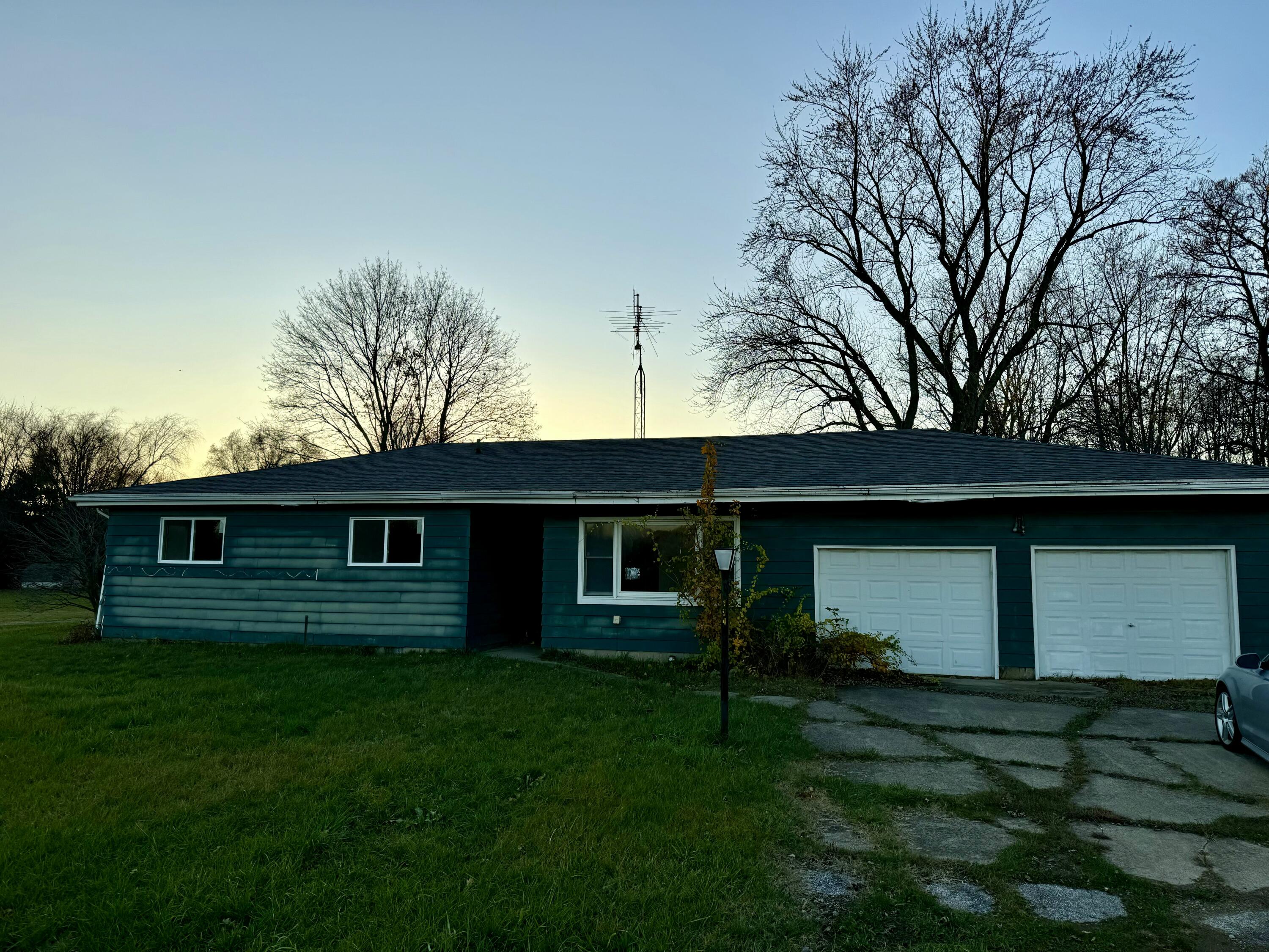 854 S Crystal Avenue Benton Harbor MI 49022