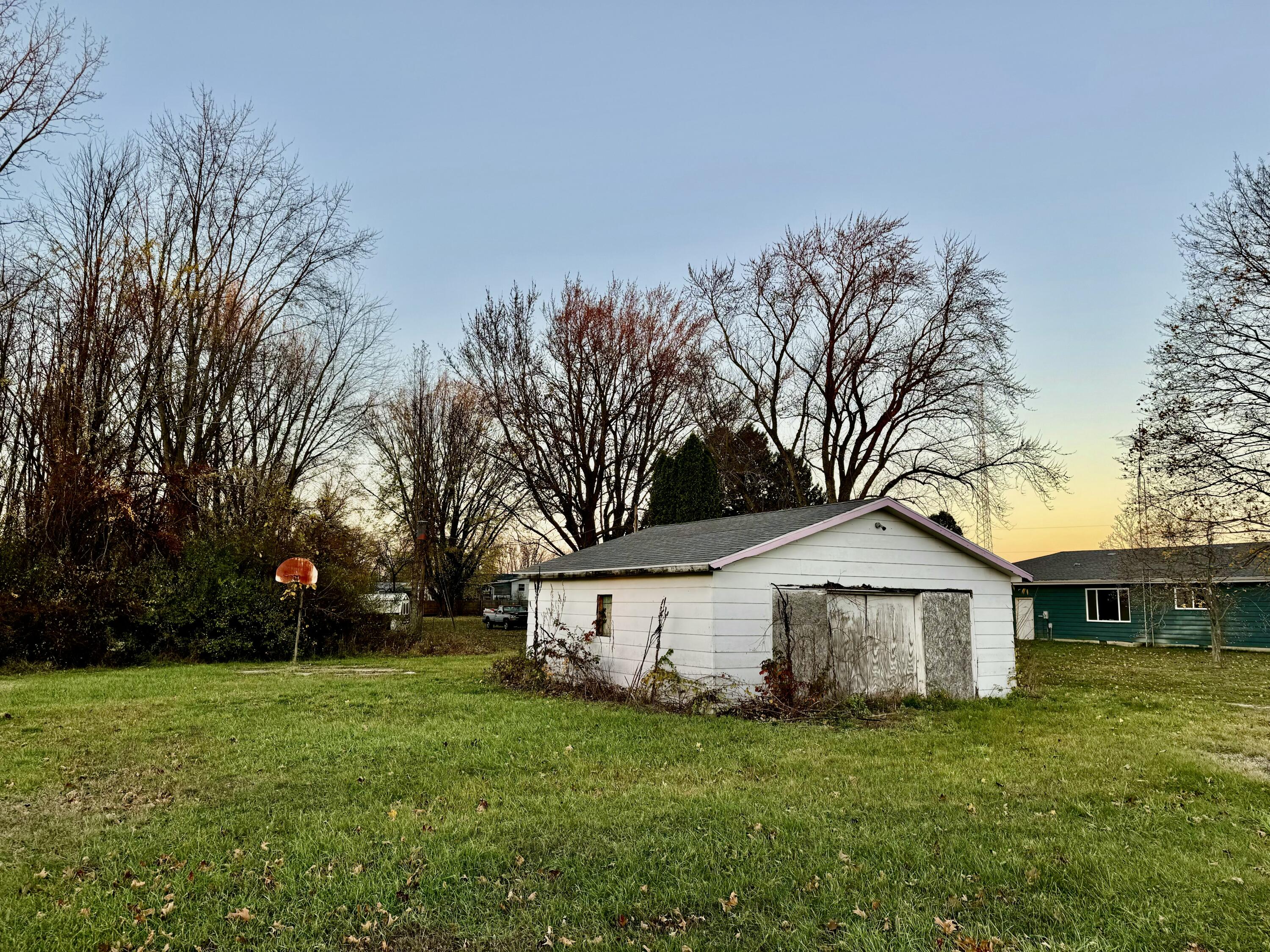 854 S Crystal Avenue Benton Harbor MI 49022