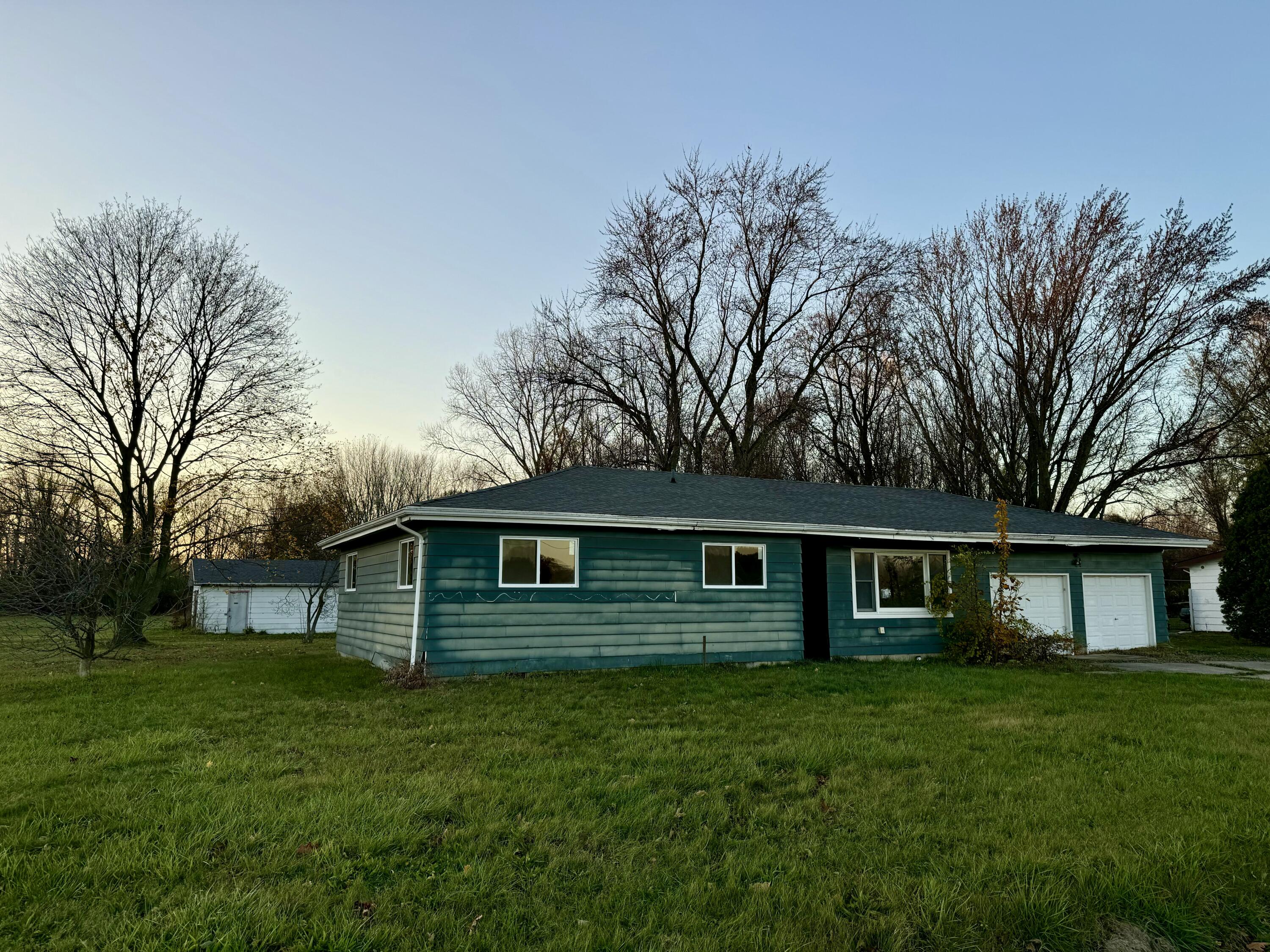 854 S Crystal Avenue Benton Harbor MI 49022
