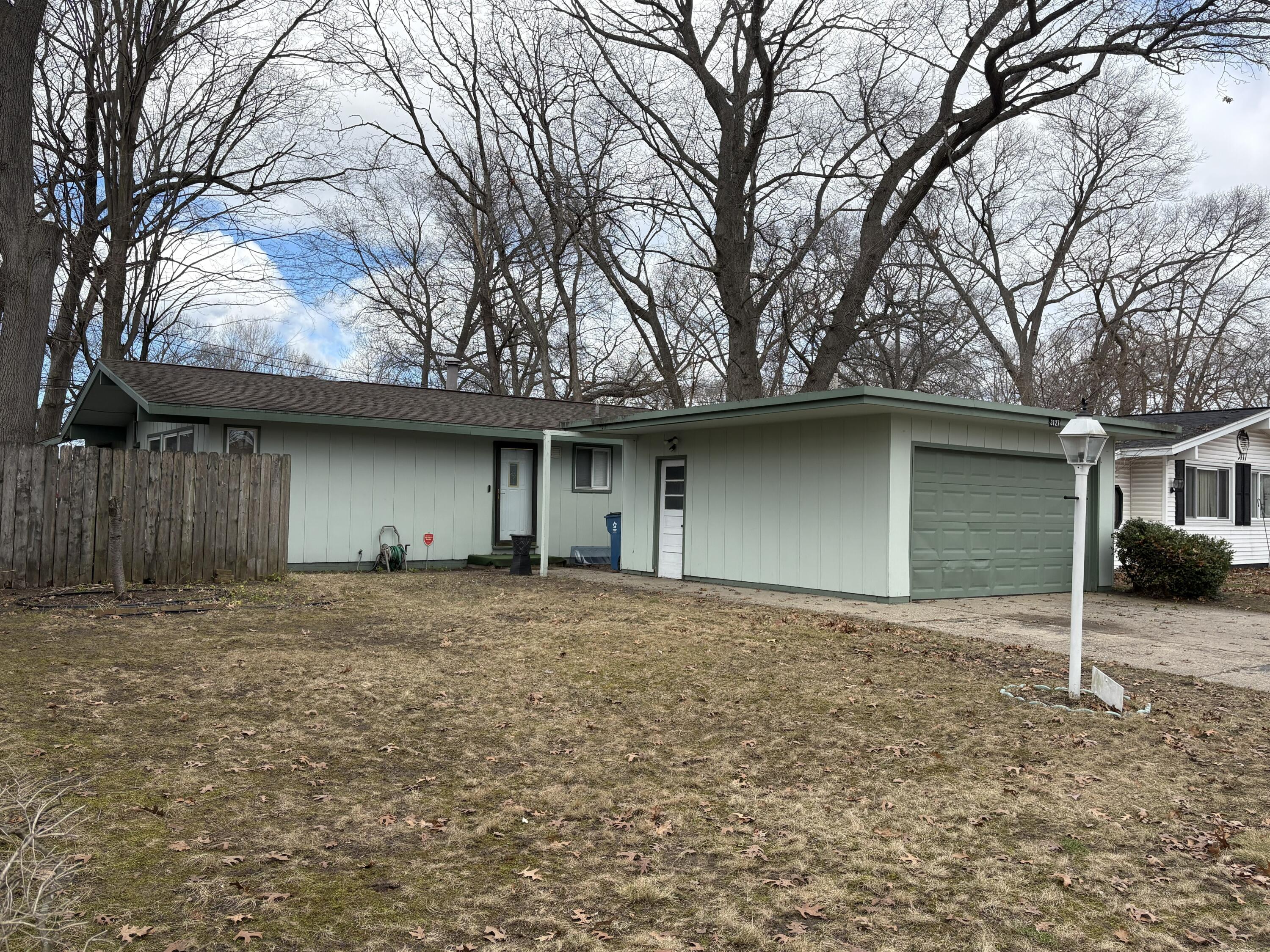 3127 Woodcliffe Drive Muskegon MI 49444