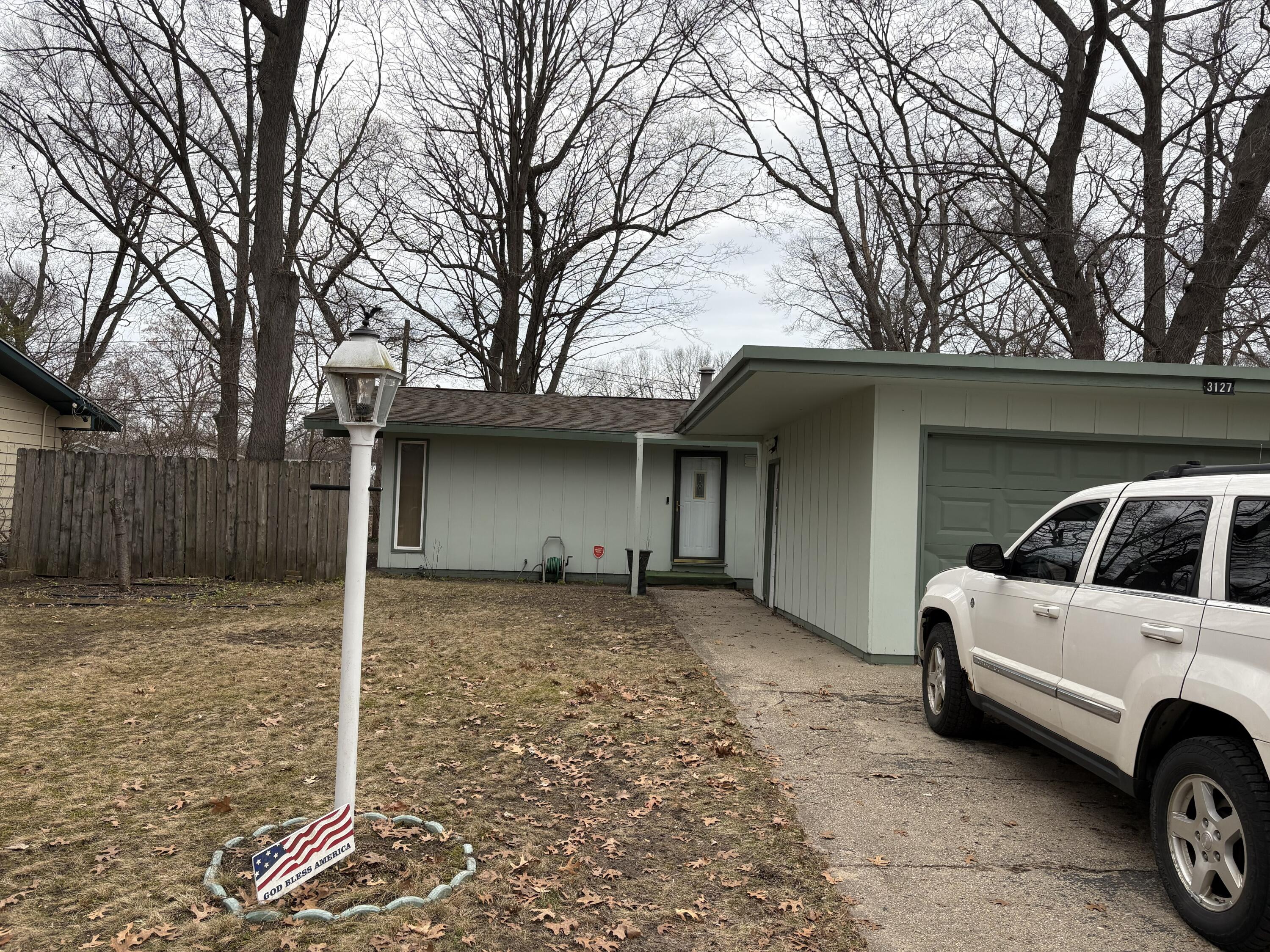 3127 Woodcliffe Drive Muskegon MI 49444
