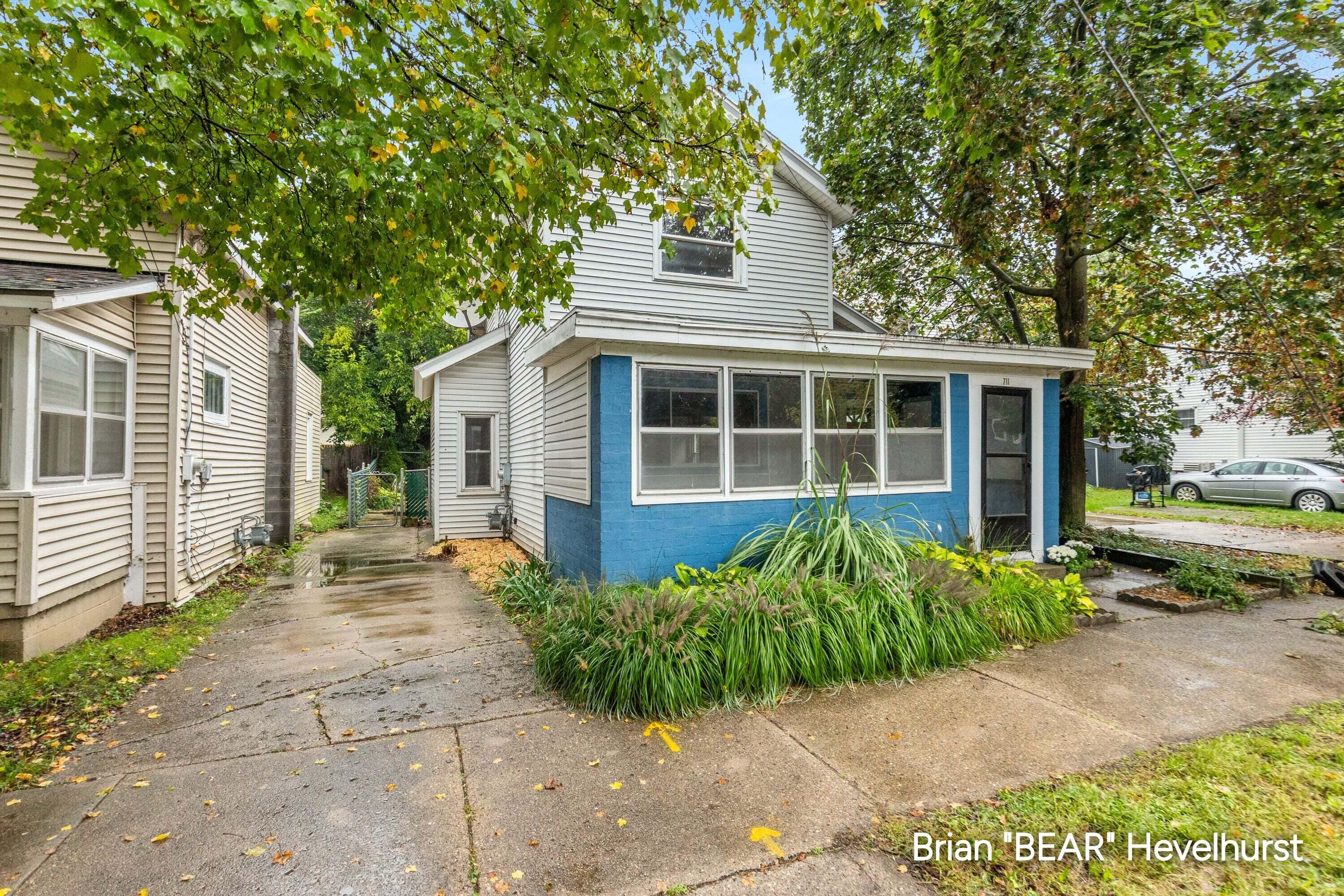 711 Veto Street NW Grand Rapids MI 49504