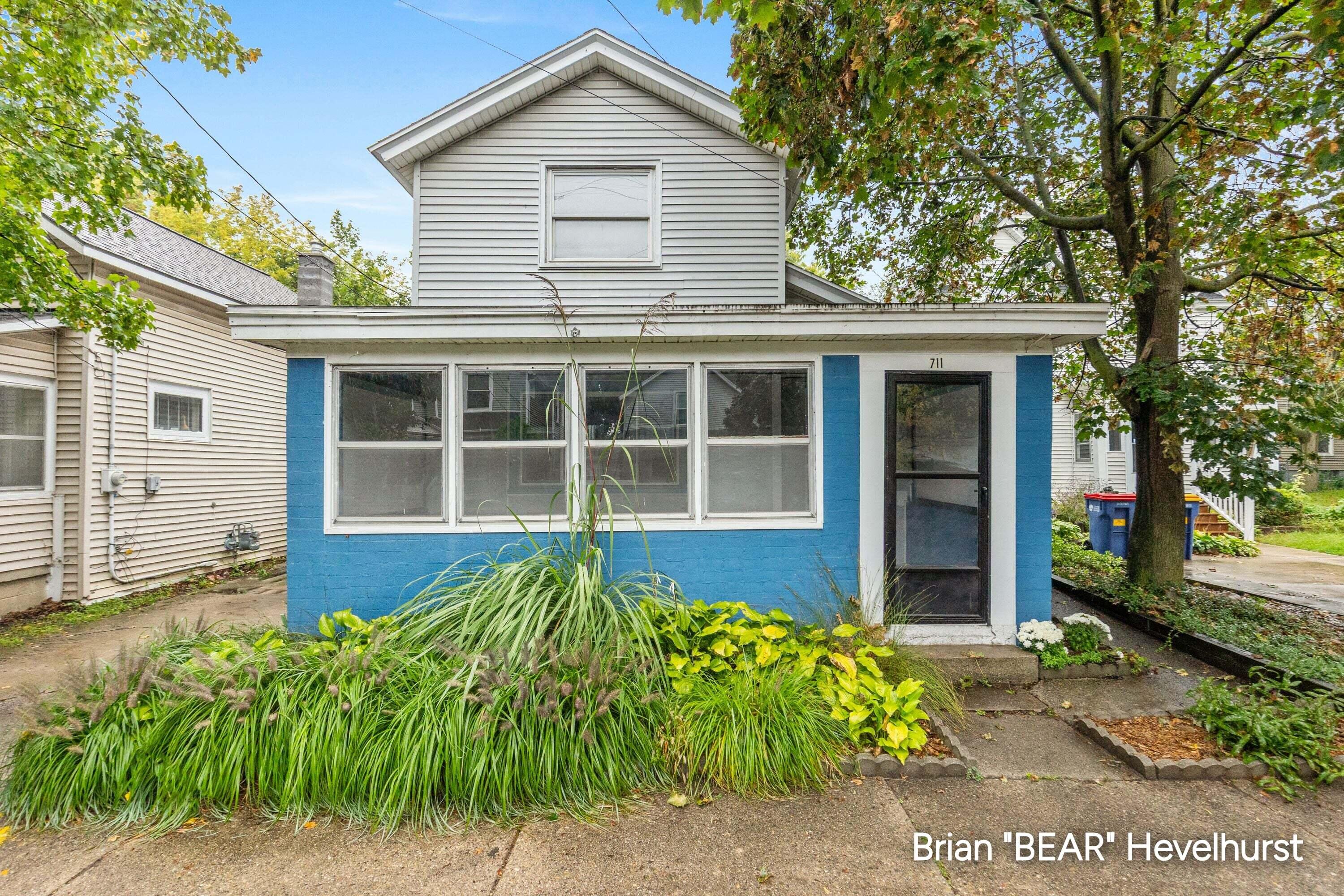 711 Veto Street NW Grand Rapids MI 49504