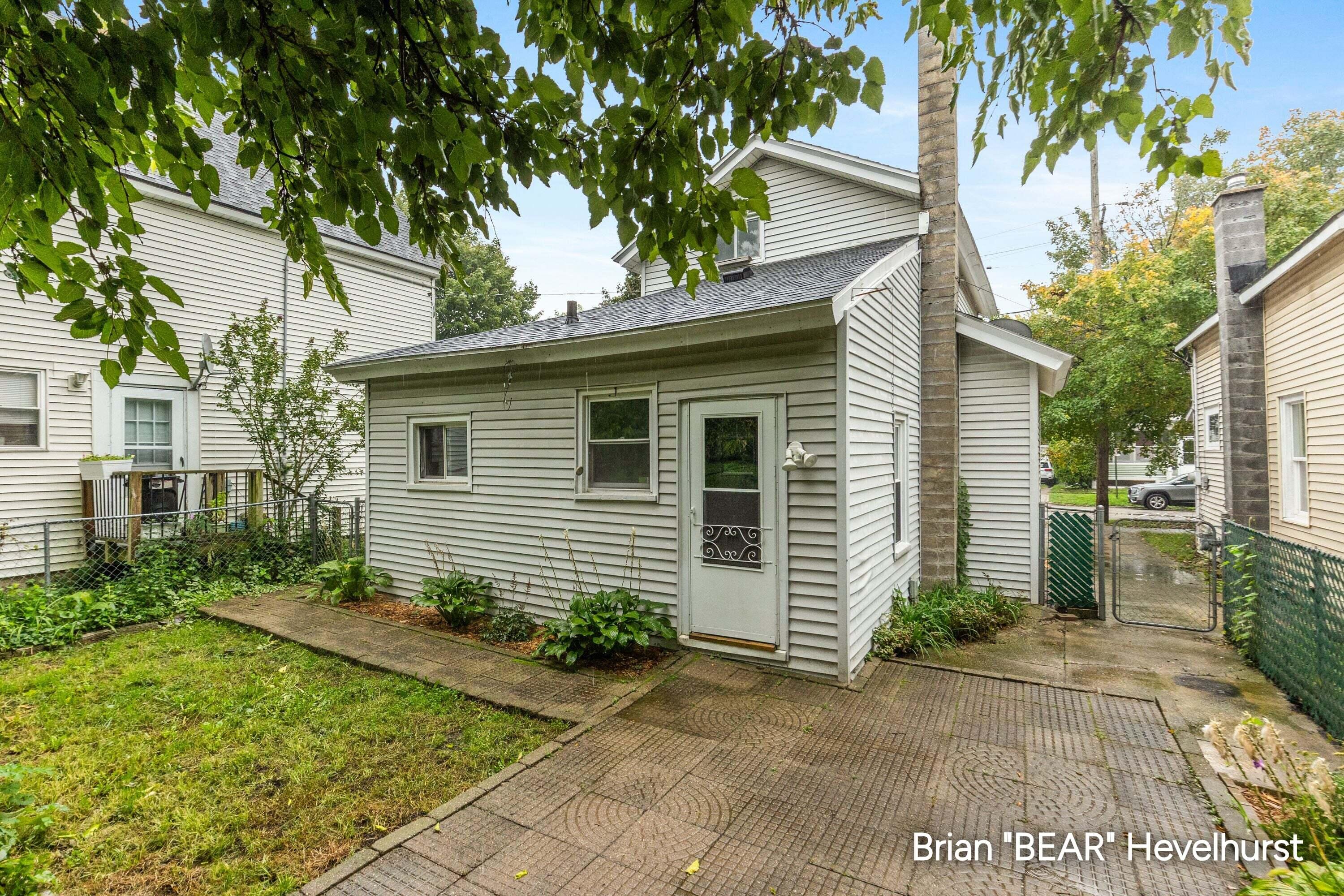 711 Veto Street NW Grand Rapids MI 49504
