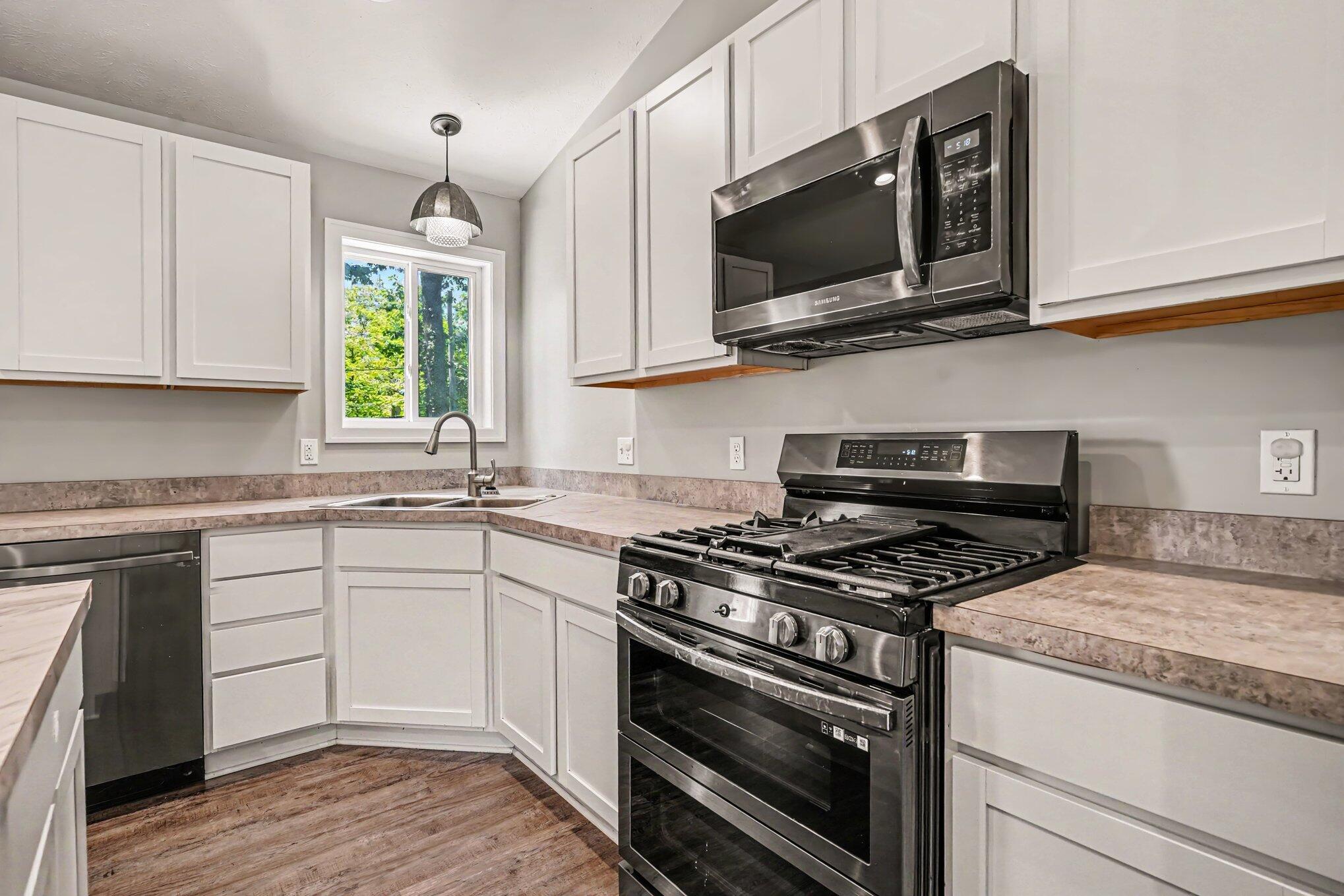 86 Dunton Avenue Holland MI 49424