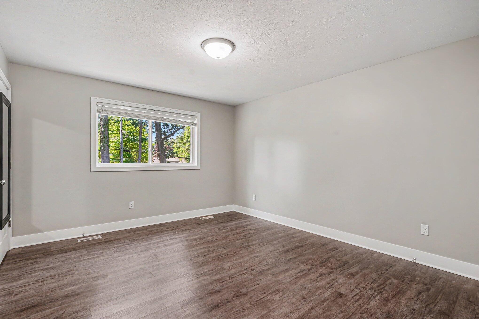 86 Dunton Avenue Holland MI 49424