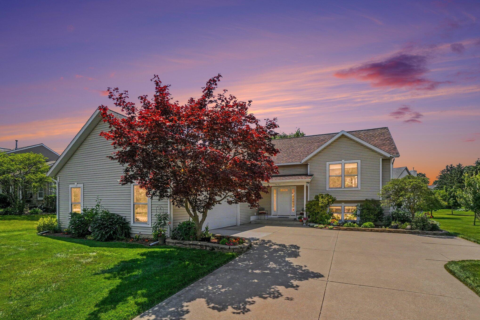1433 Hillridge Way Zeeland MI 49464