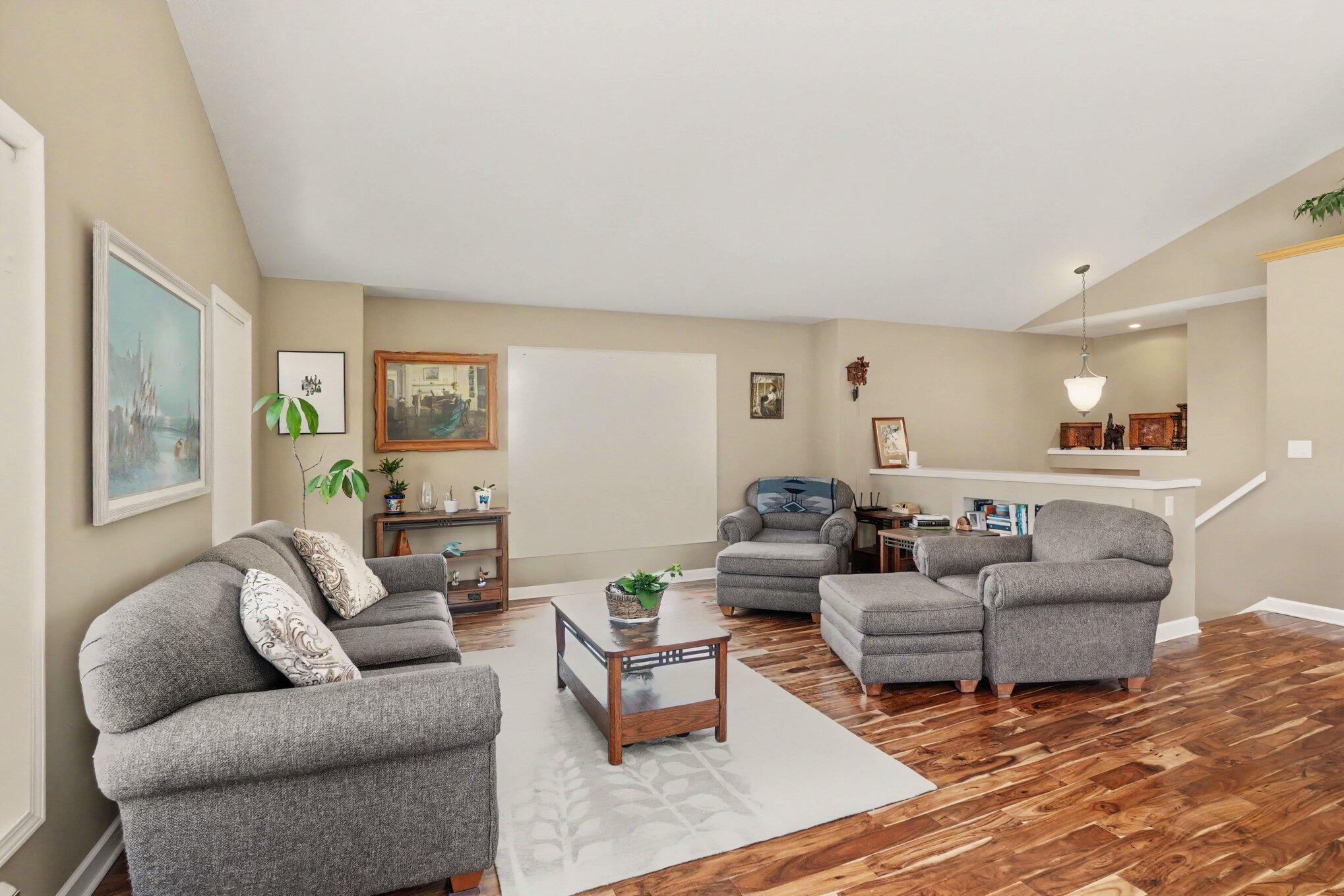 1433 Hillridge Way Zeeland MI 49464