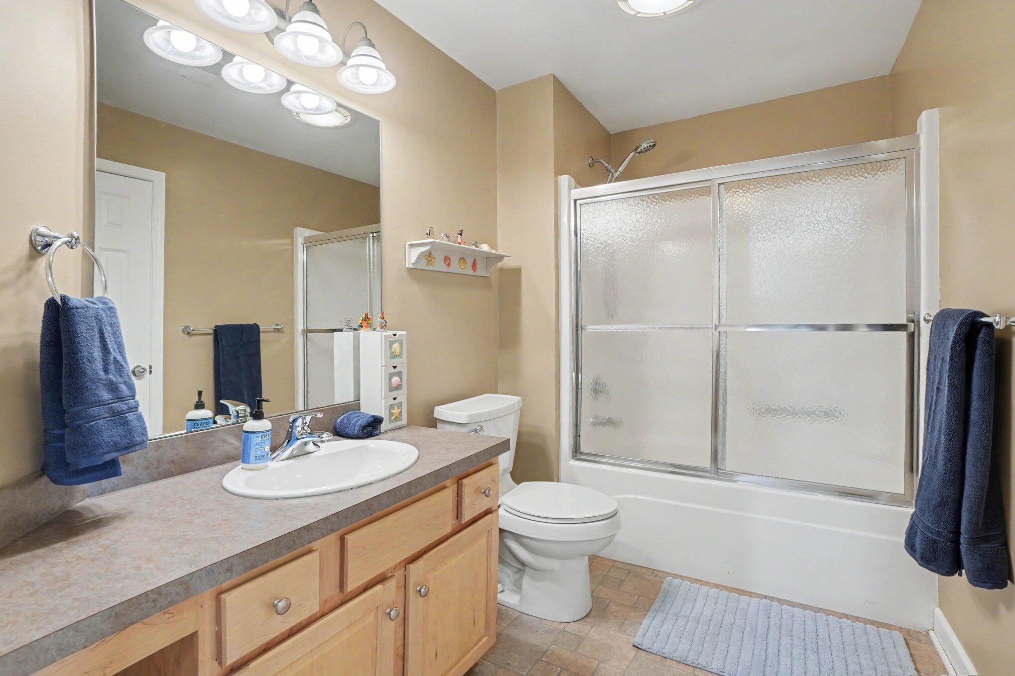 1433 Hillridge Way Zeeland MI 49464