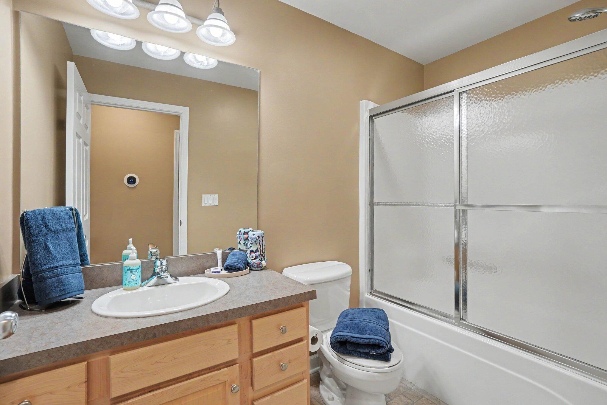 1433 Hillridge Way Zeeland MI 49464