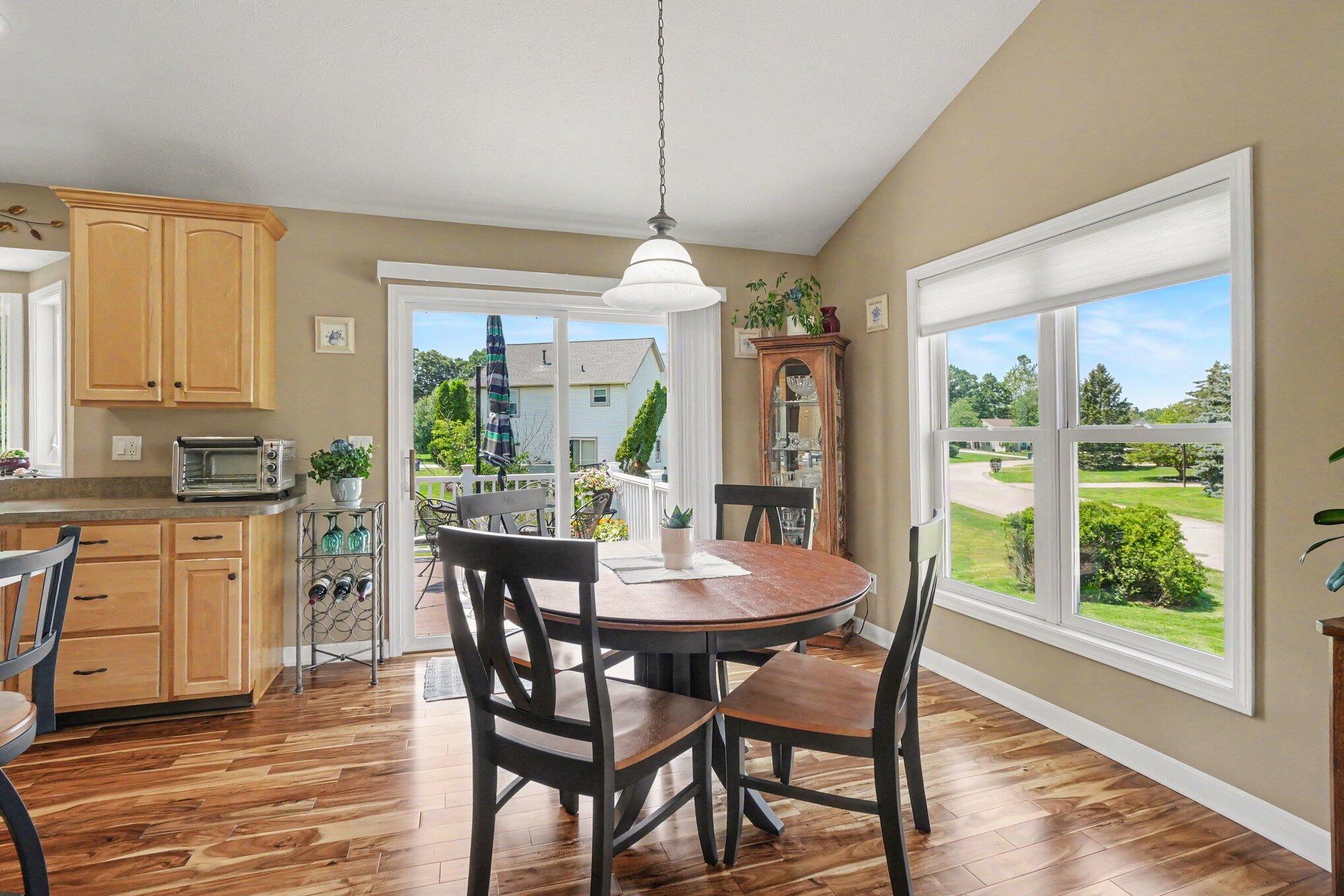 1433 Hillridge Way Zeeland MI 49464