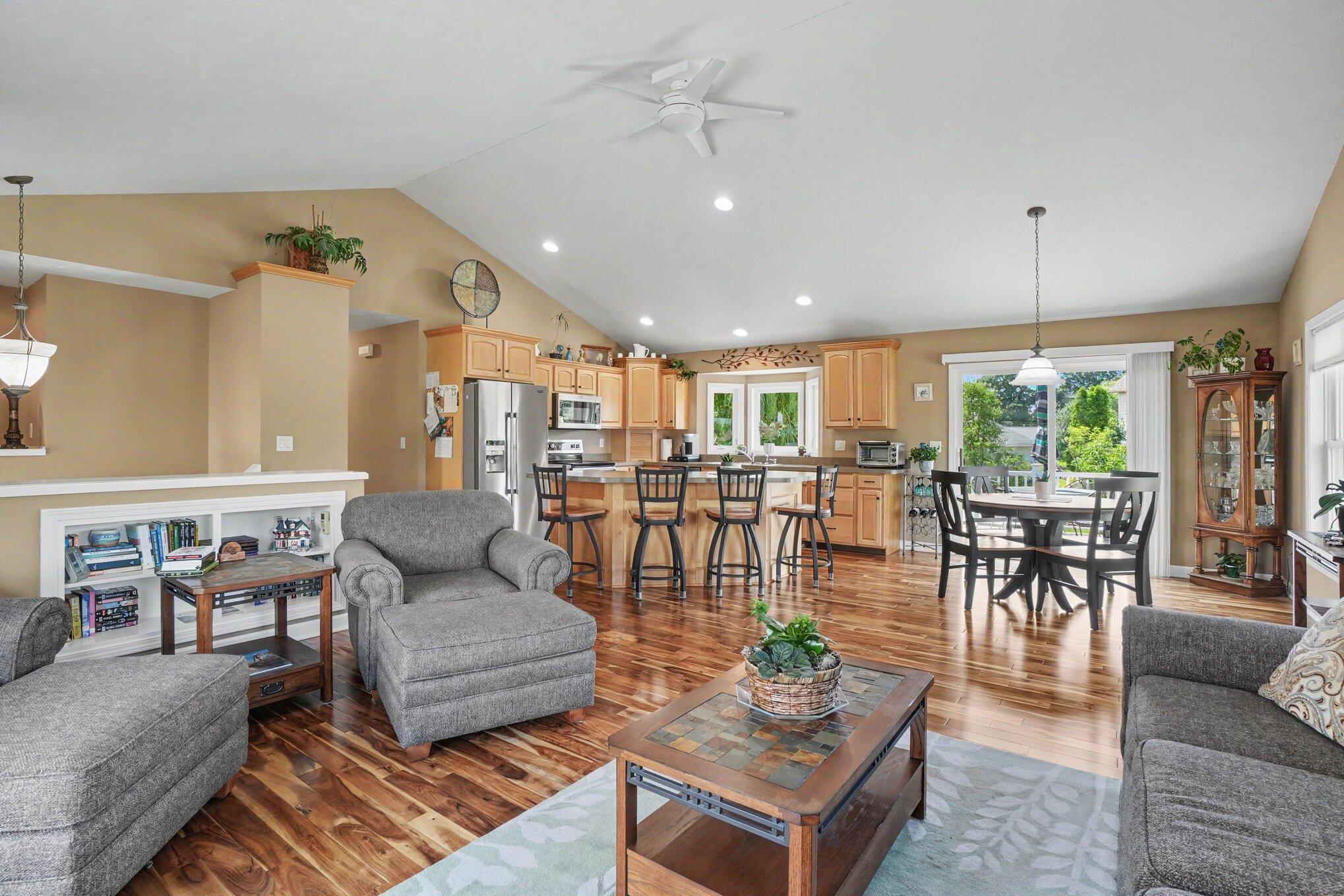 1433 Hillridge Way Zeeland MI 49464