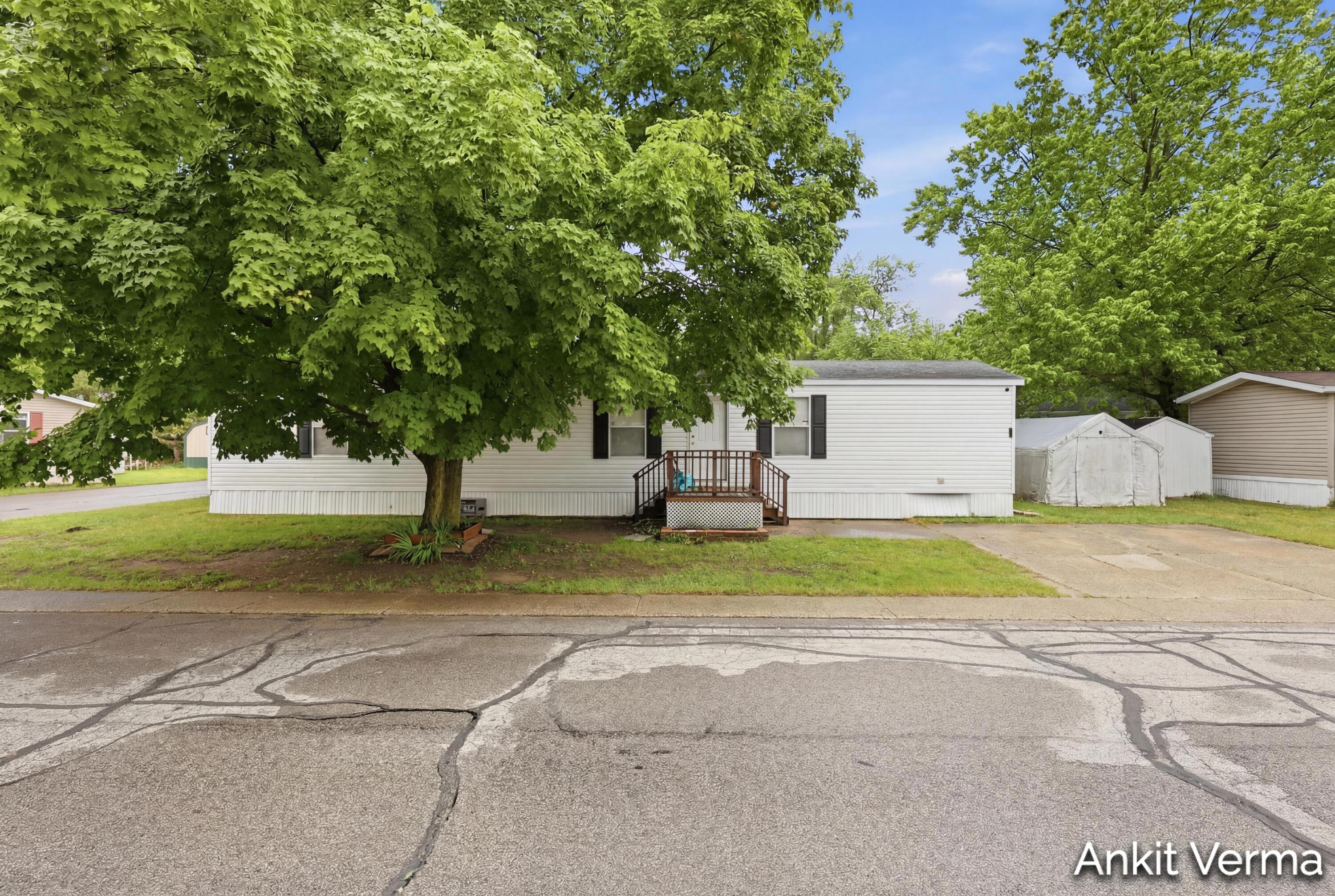 7132 Prestonburg Drive SW Grand Rapids MI 49548