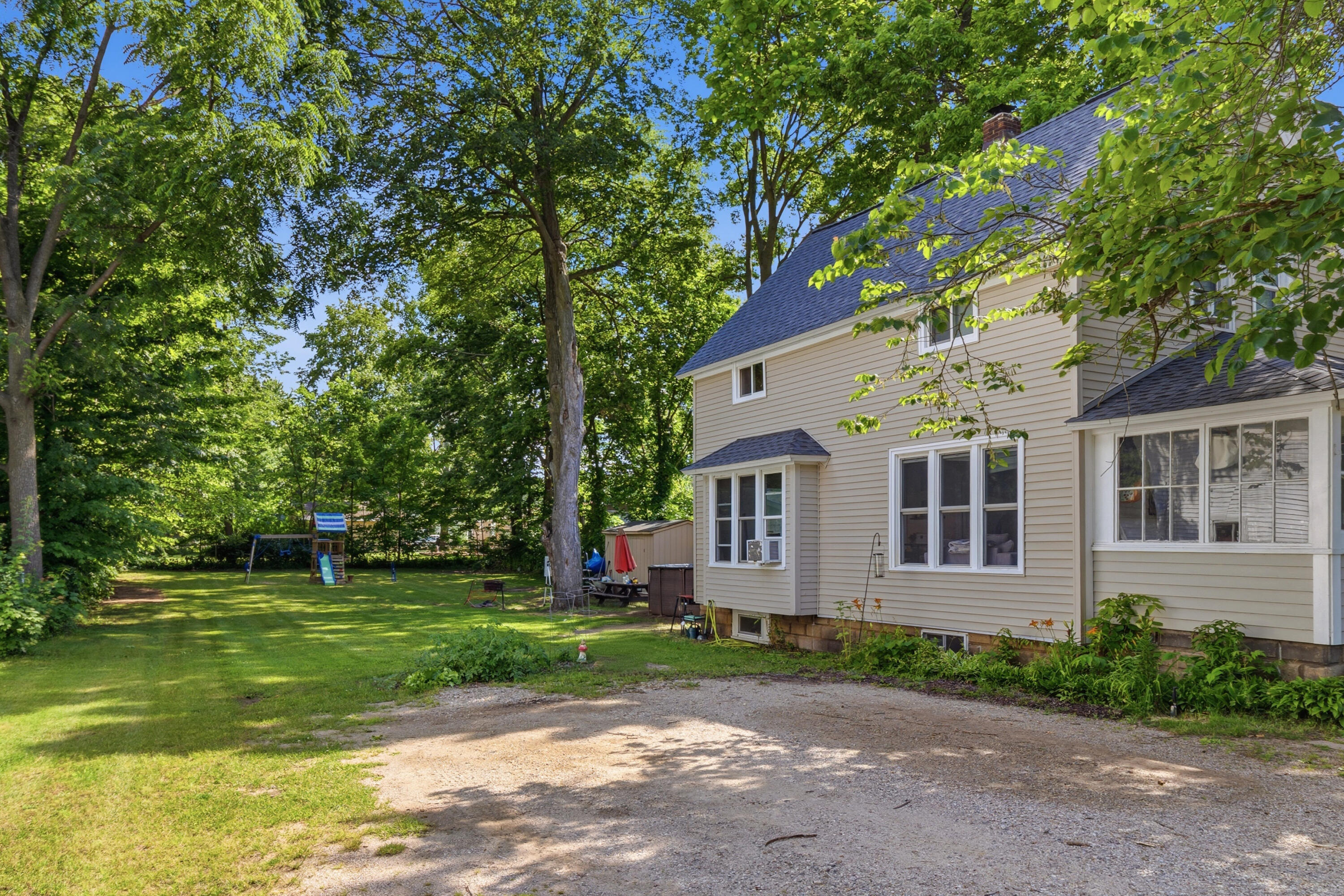 229 Robinson Street Allegan MI 49010