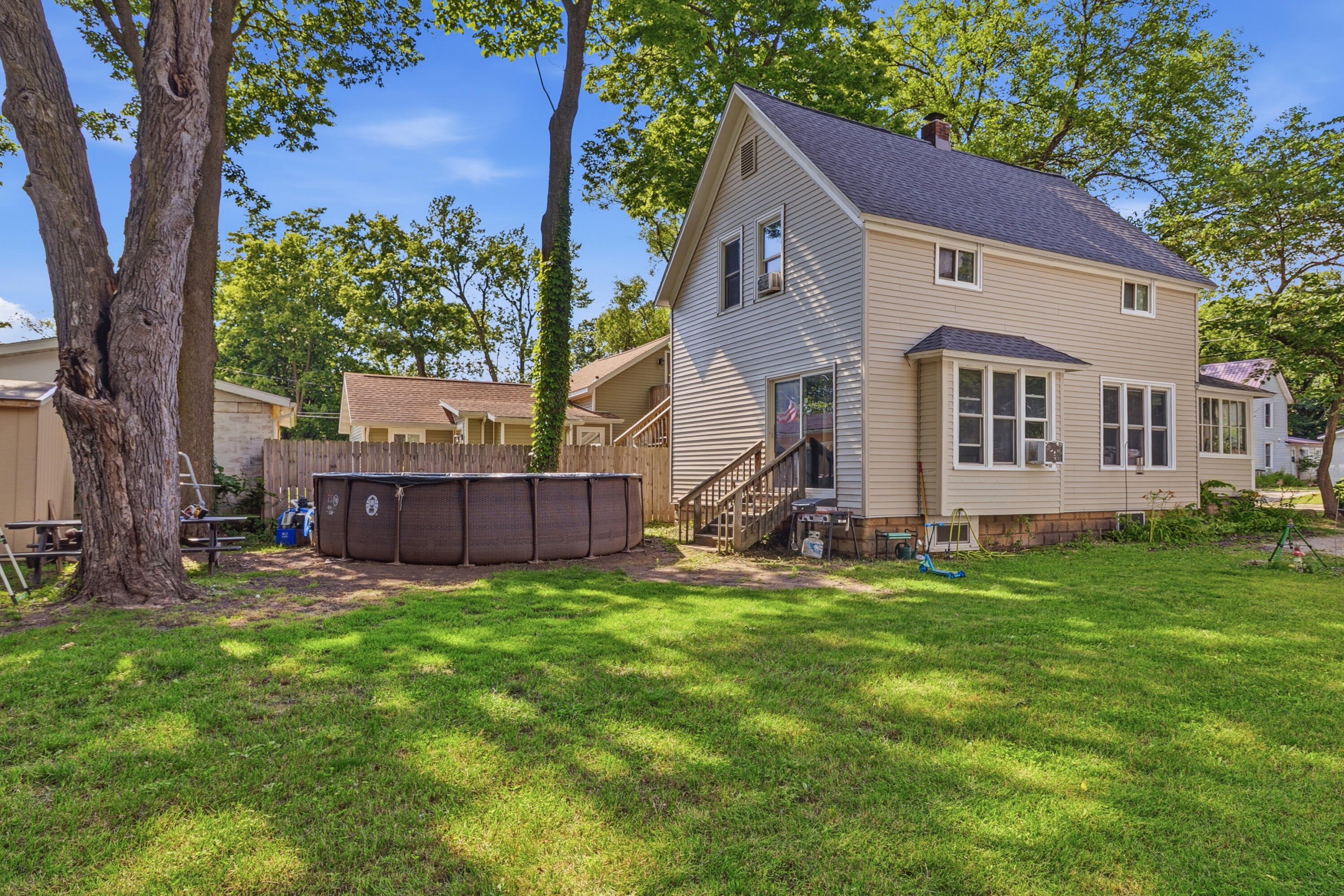 229 Robinson Street Allegan MI 49010