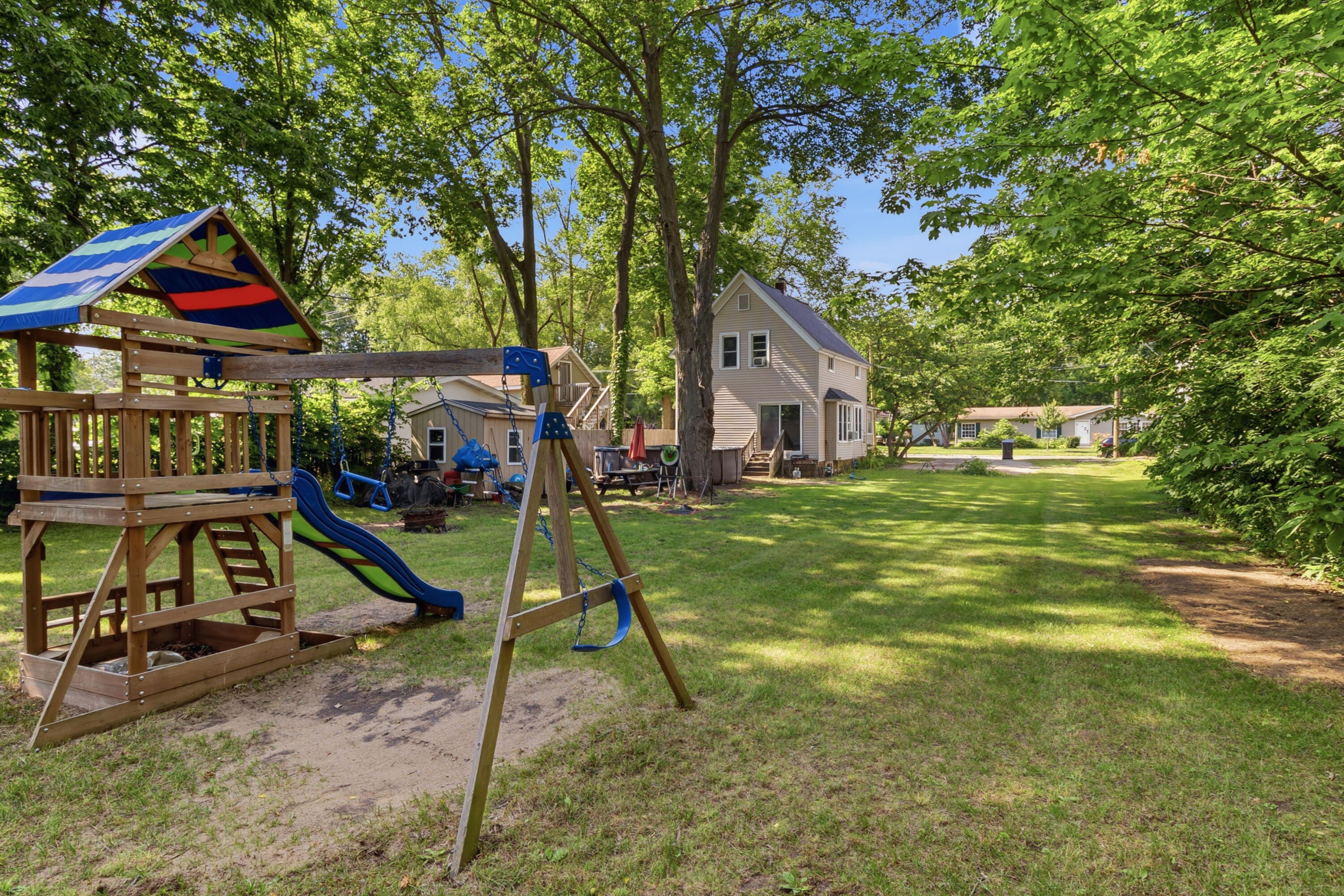 229 Robinson Street Allegan MI 49010
