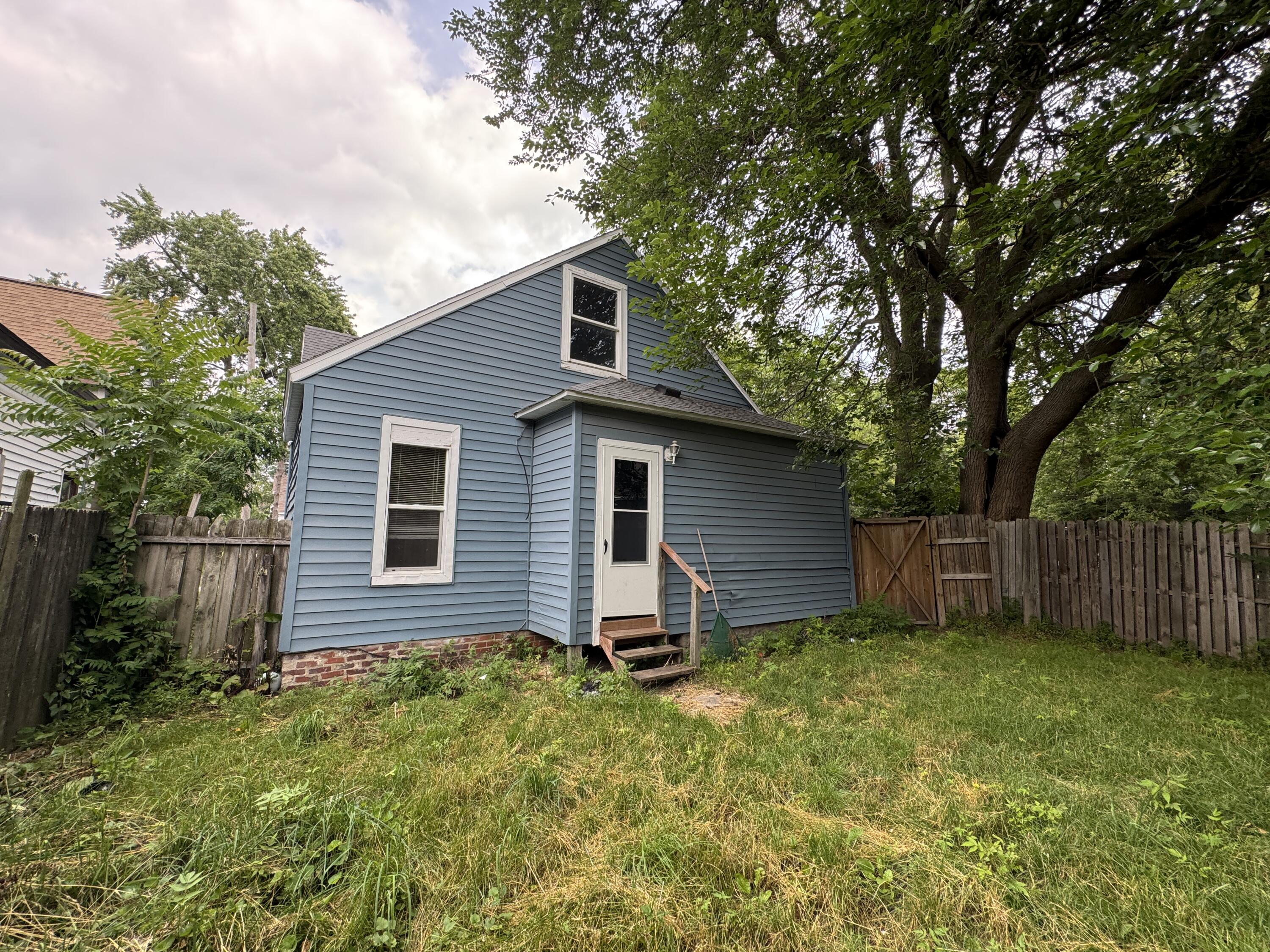 828 Isabella Court SE Grand Rapids MI 49507