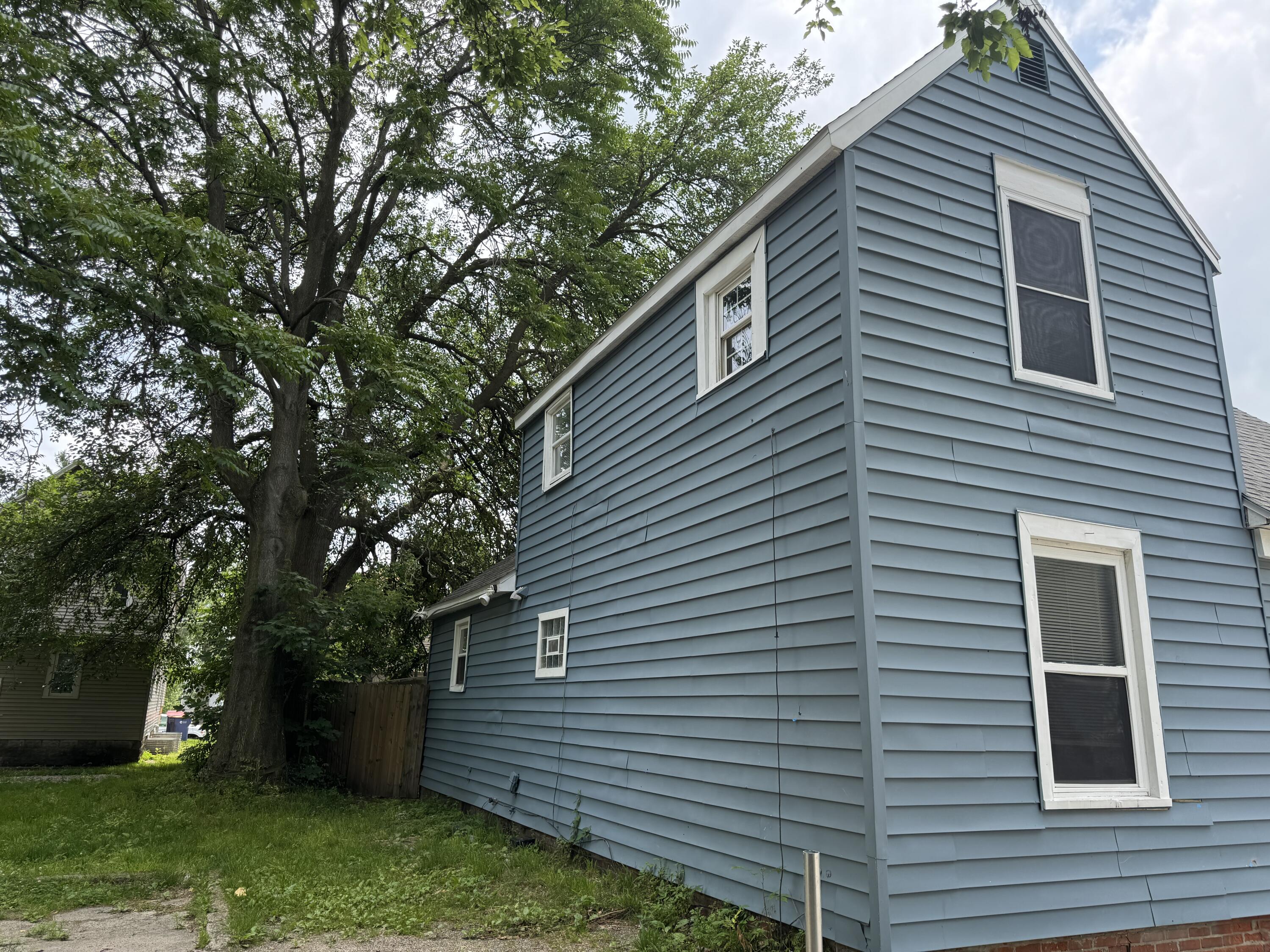 828 Isabella Court SE Grand Rapids MI 49507