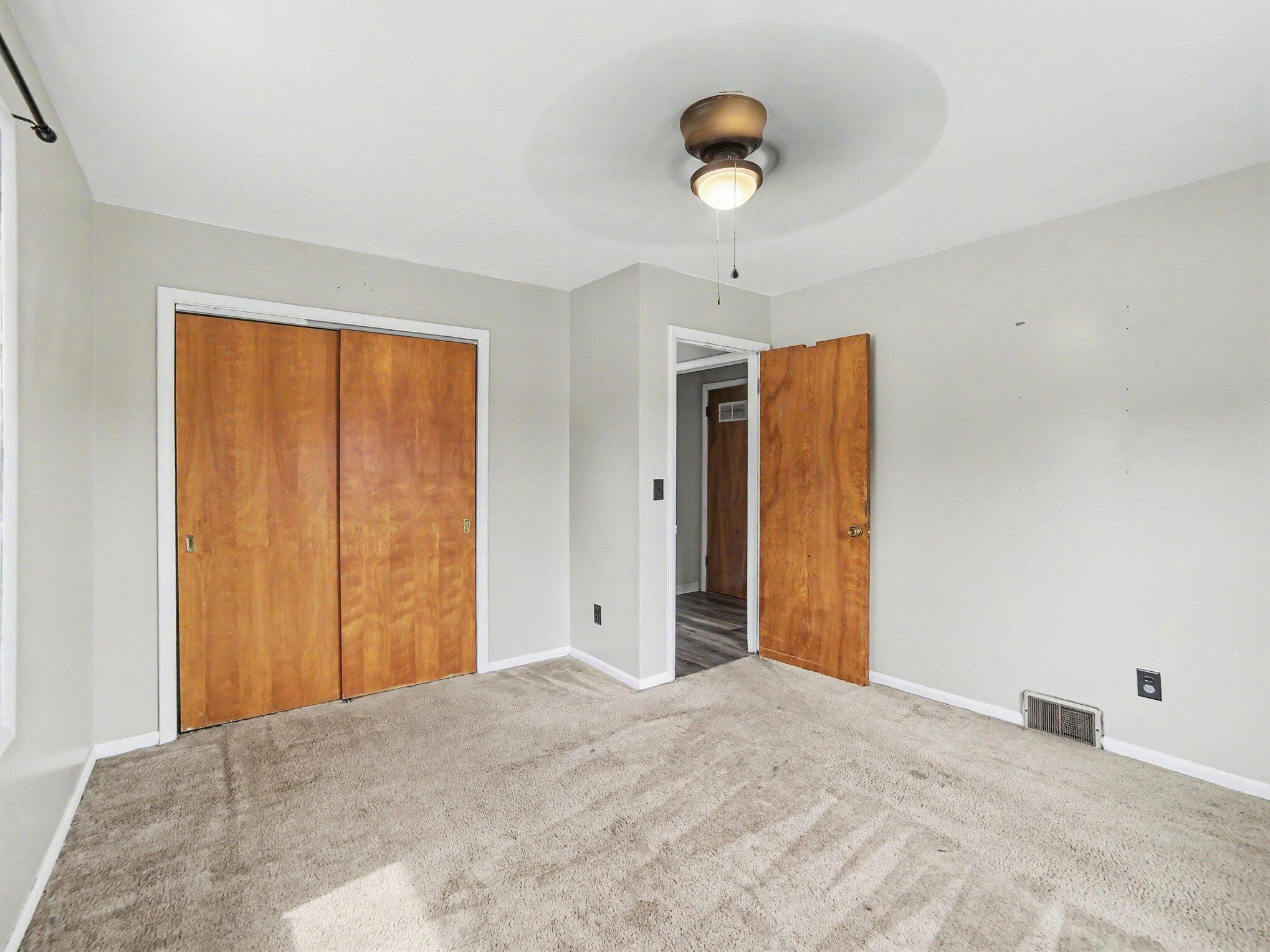 1825 Oak Park Drive Muskegon MI 49442