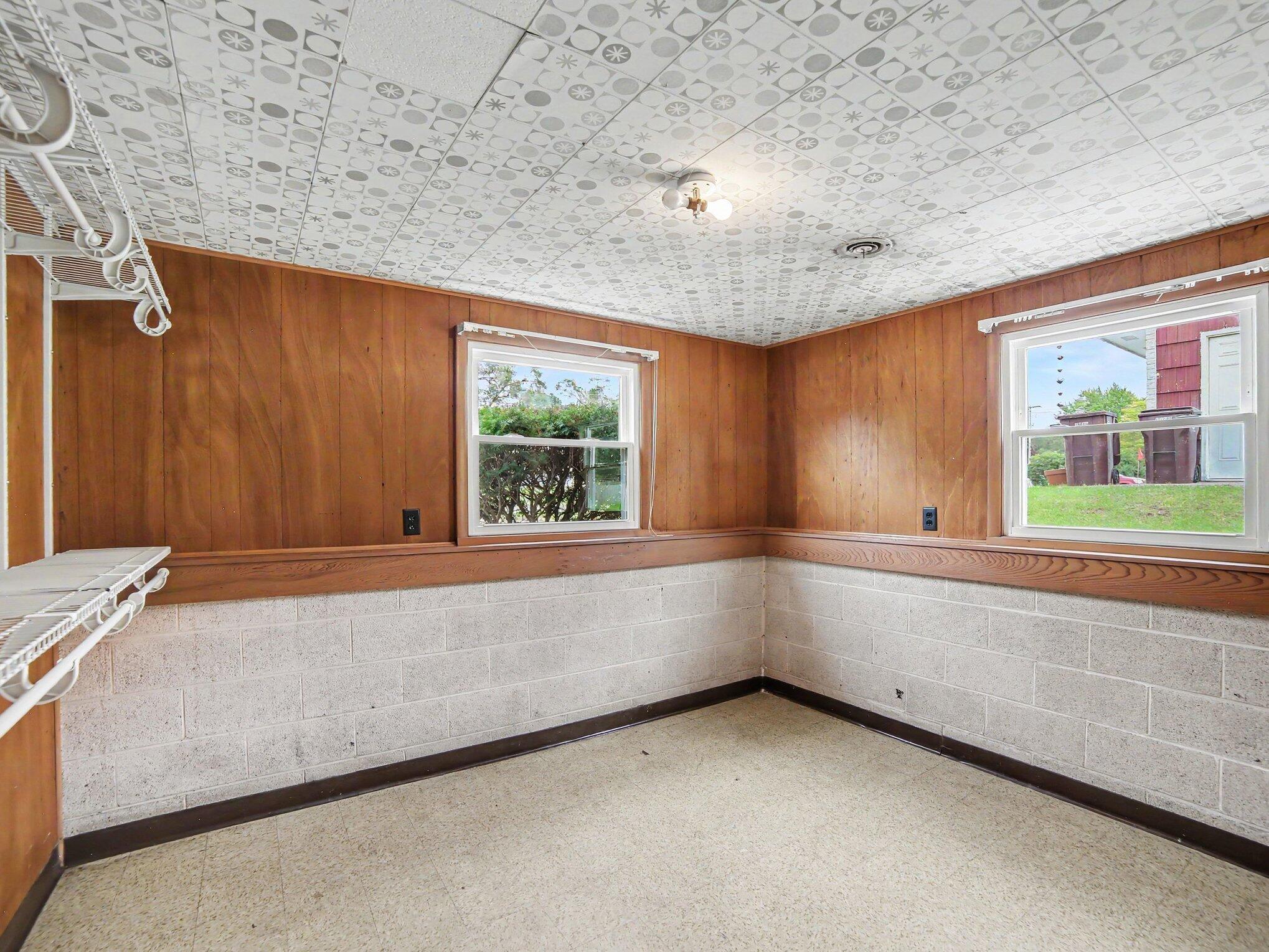 1825 Oak Park Drive Muskegon MI 49442