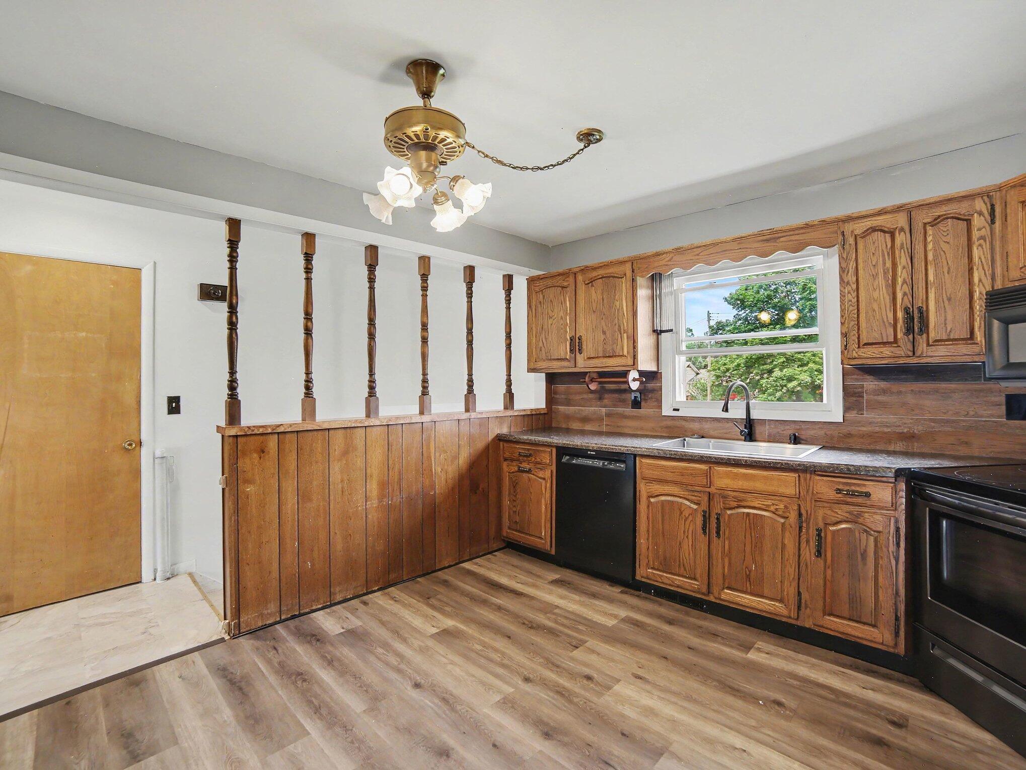 1825 Oak Park Drive Muskegon MI 49442