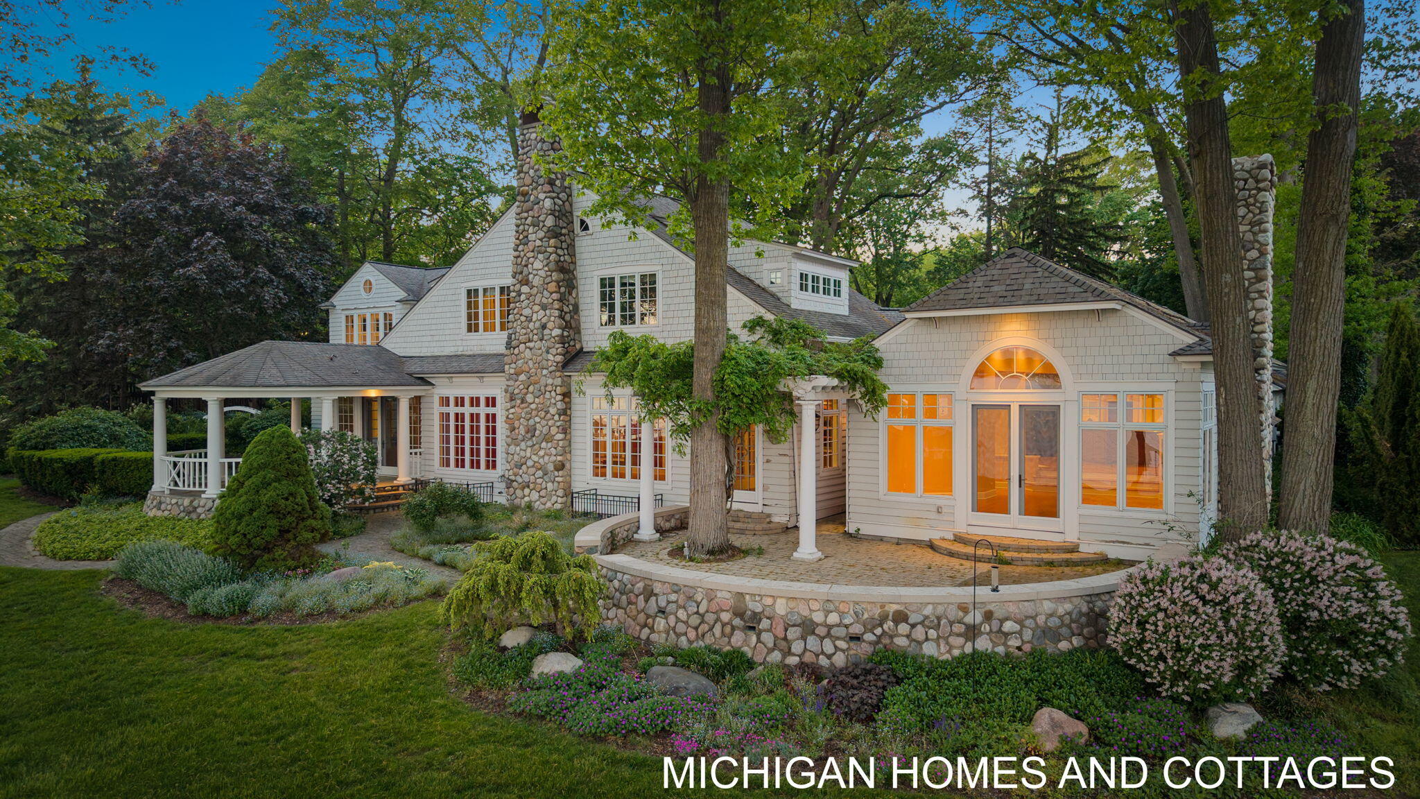 Holland MI, 714 N Shore Drive