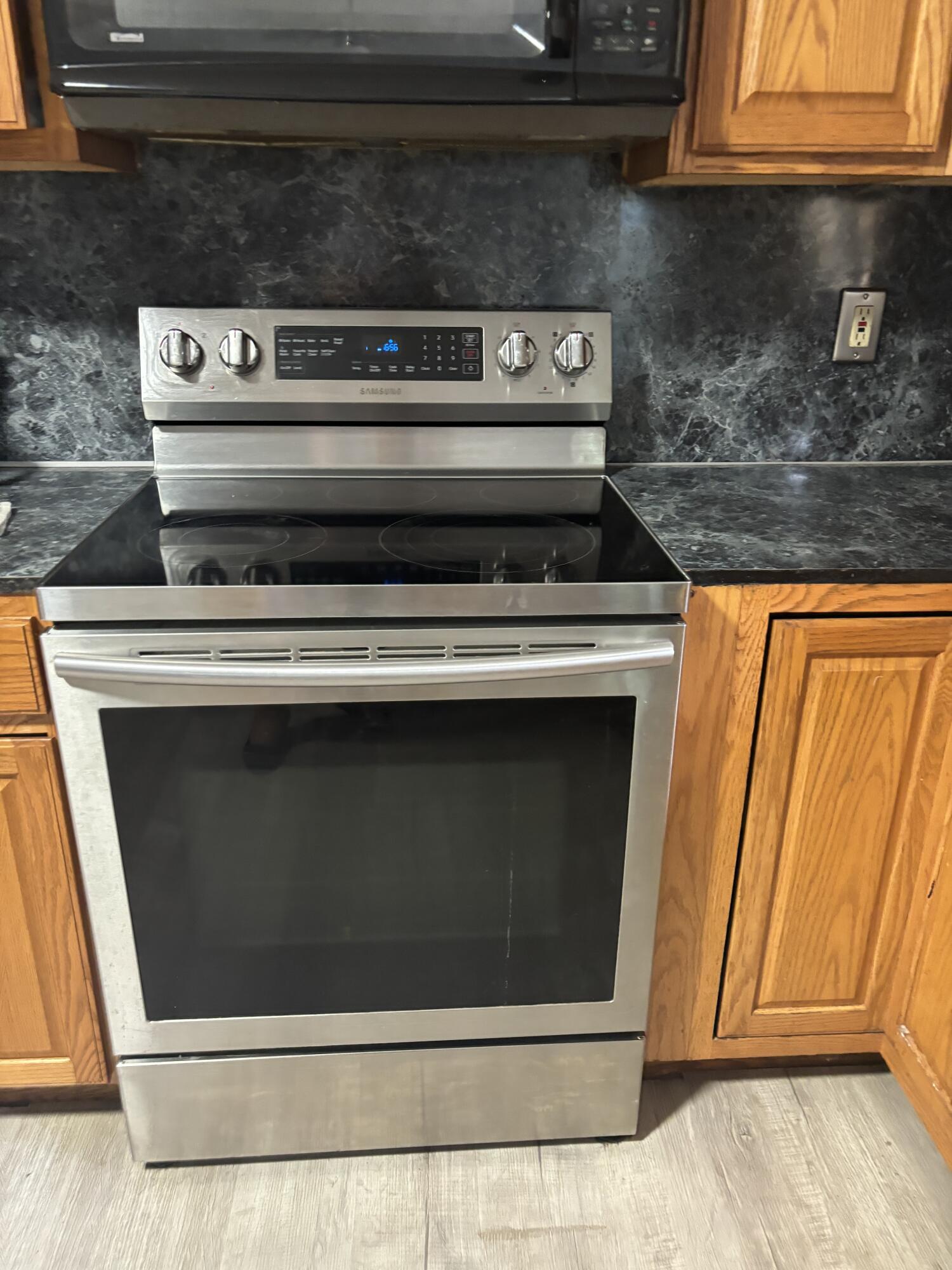 3171 Kooi Street Muskegon MI 49444