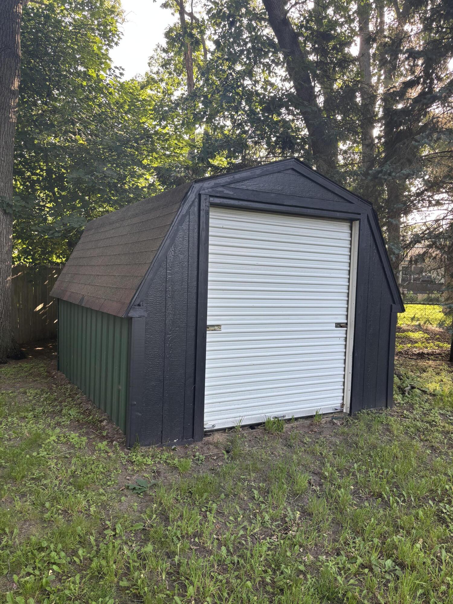 3171 Kooi Street Muskegon MI 49444