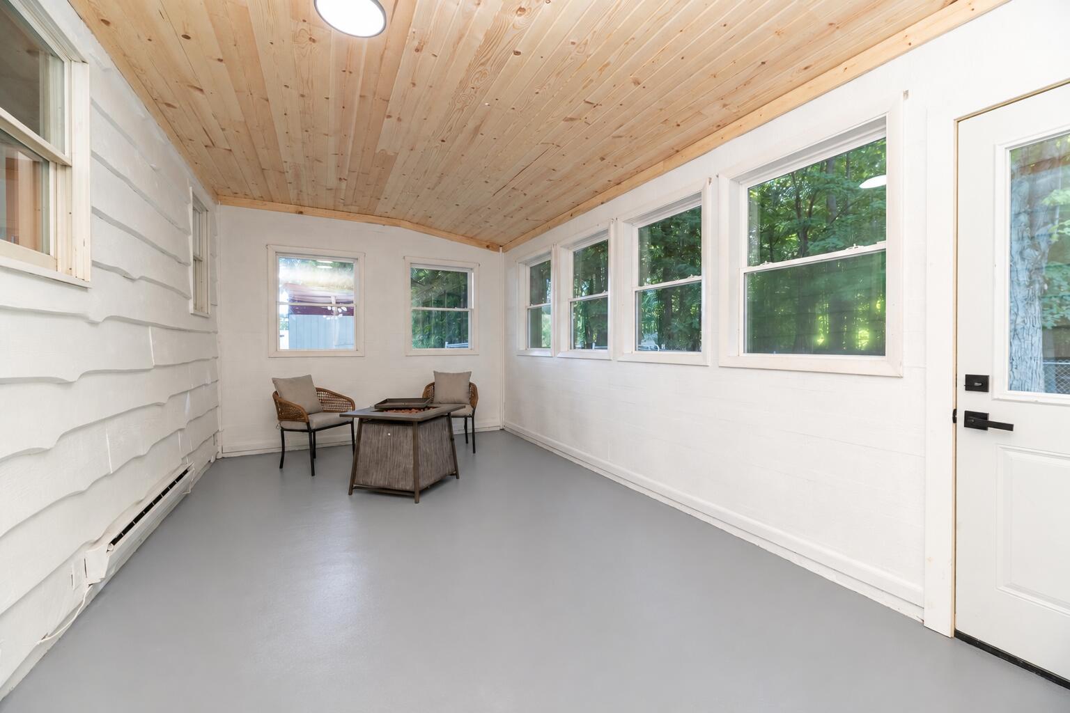 5564 Newton Avenue Coloma MI 49038