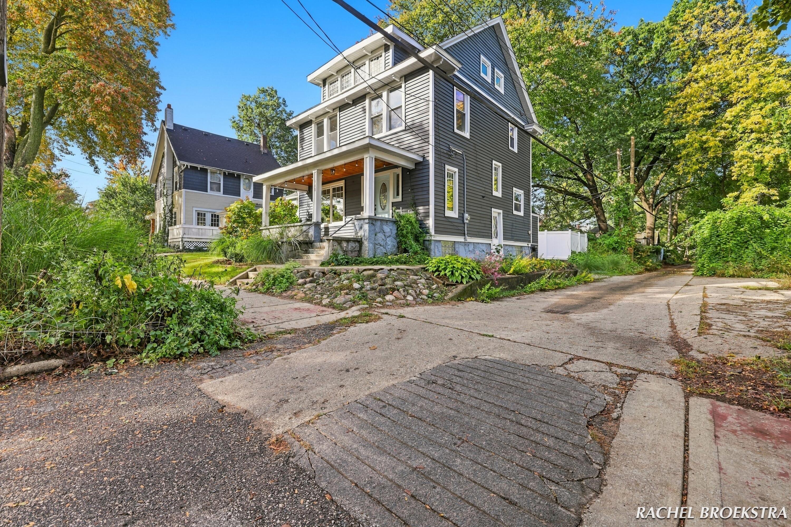 449 Giddings Avenue SE Grand Rapids MI 49506