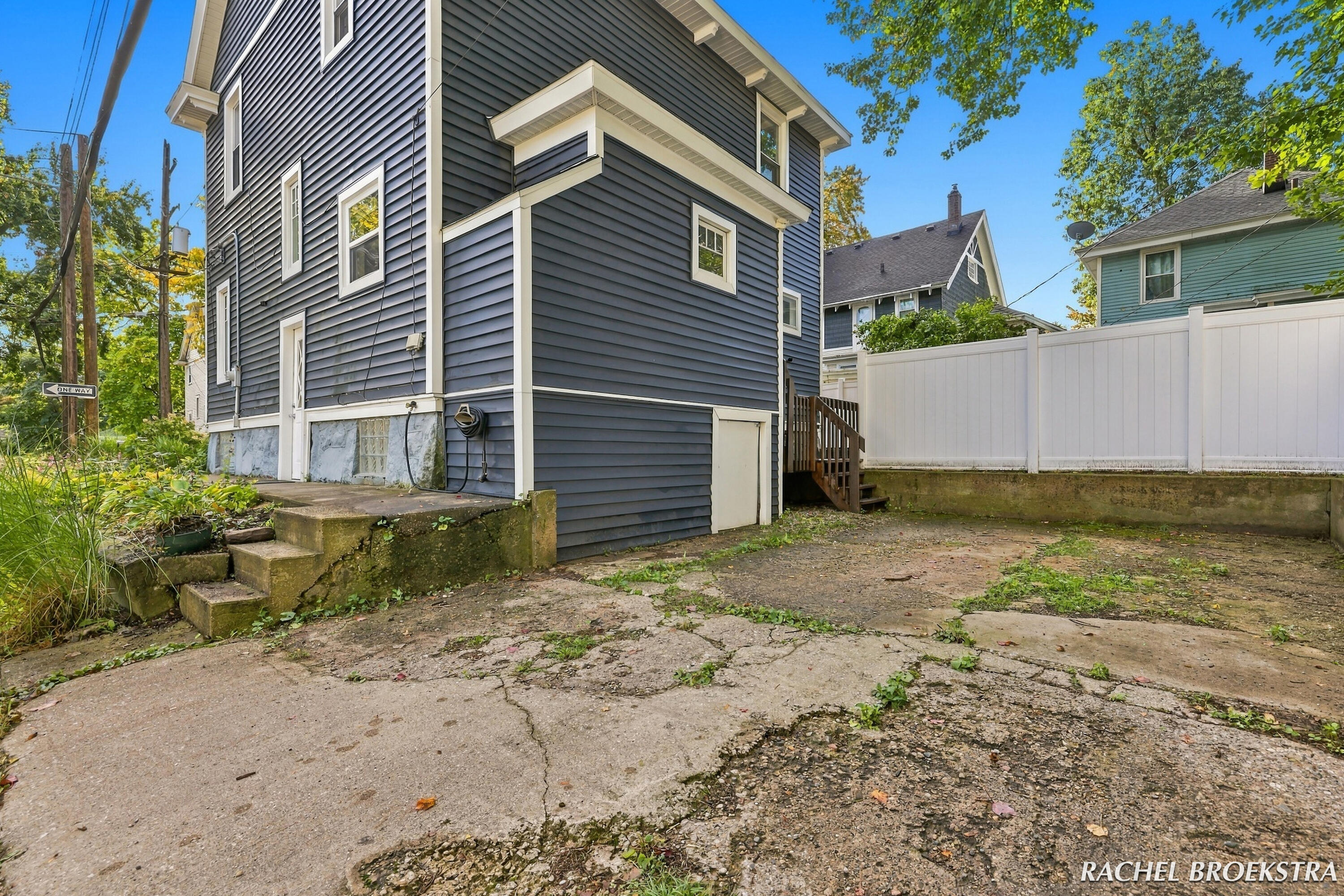 449 Giddings Avenue SE Grand Rapids MI 49506