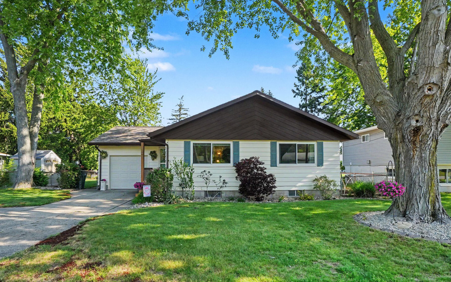 2286 Leif Avenue Muskegon MI 49441