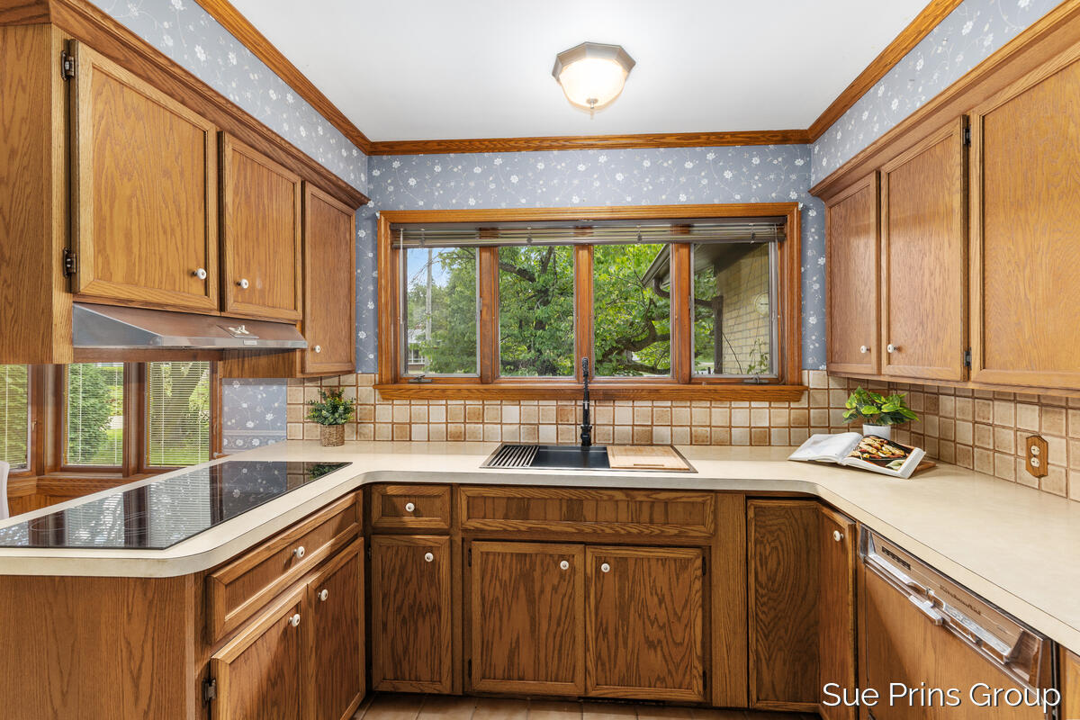 1809 7th Street NW Grand Rapids MI 49504