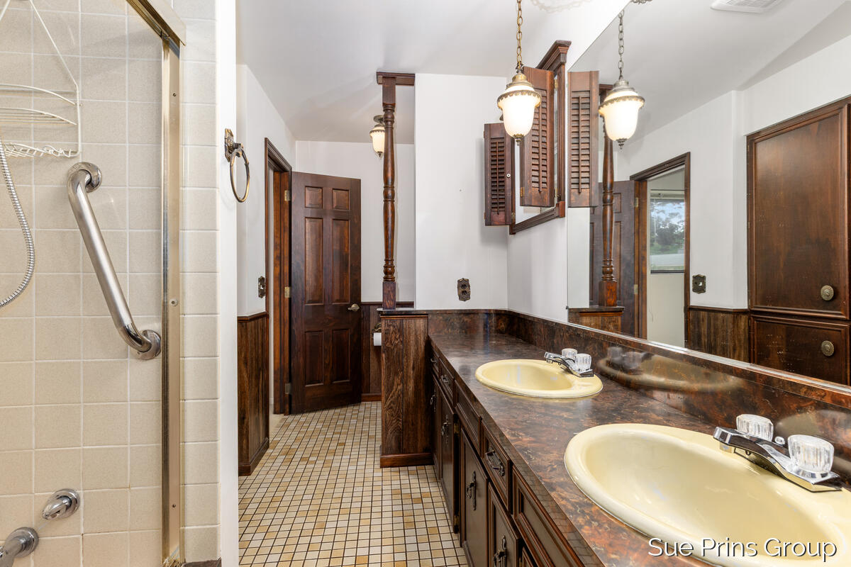 1809 7th Street NW Grand Rapids MI 49504