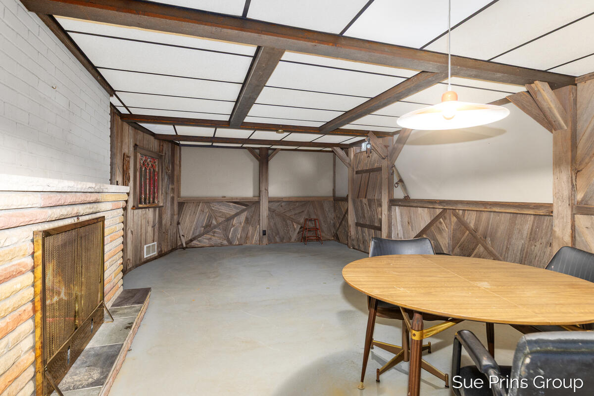1809 7th Street NW Grand Rapids MI 49504