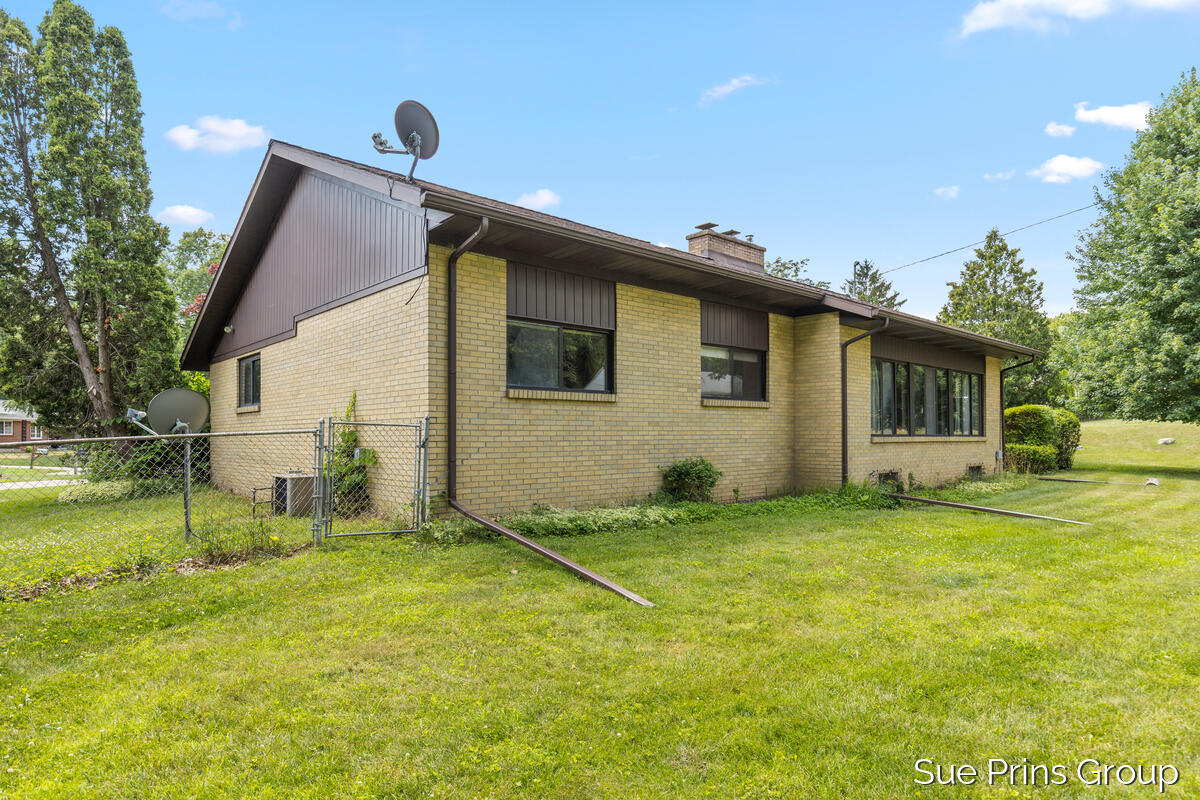 1809 7th Street NW Grand Rapids MI 49504