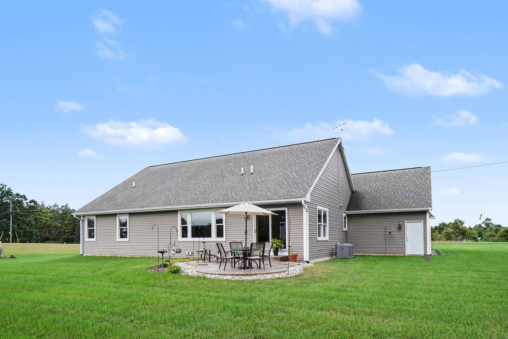 2133 S Van Kal Street Kalamazoo MI 49009