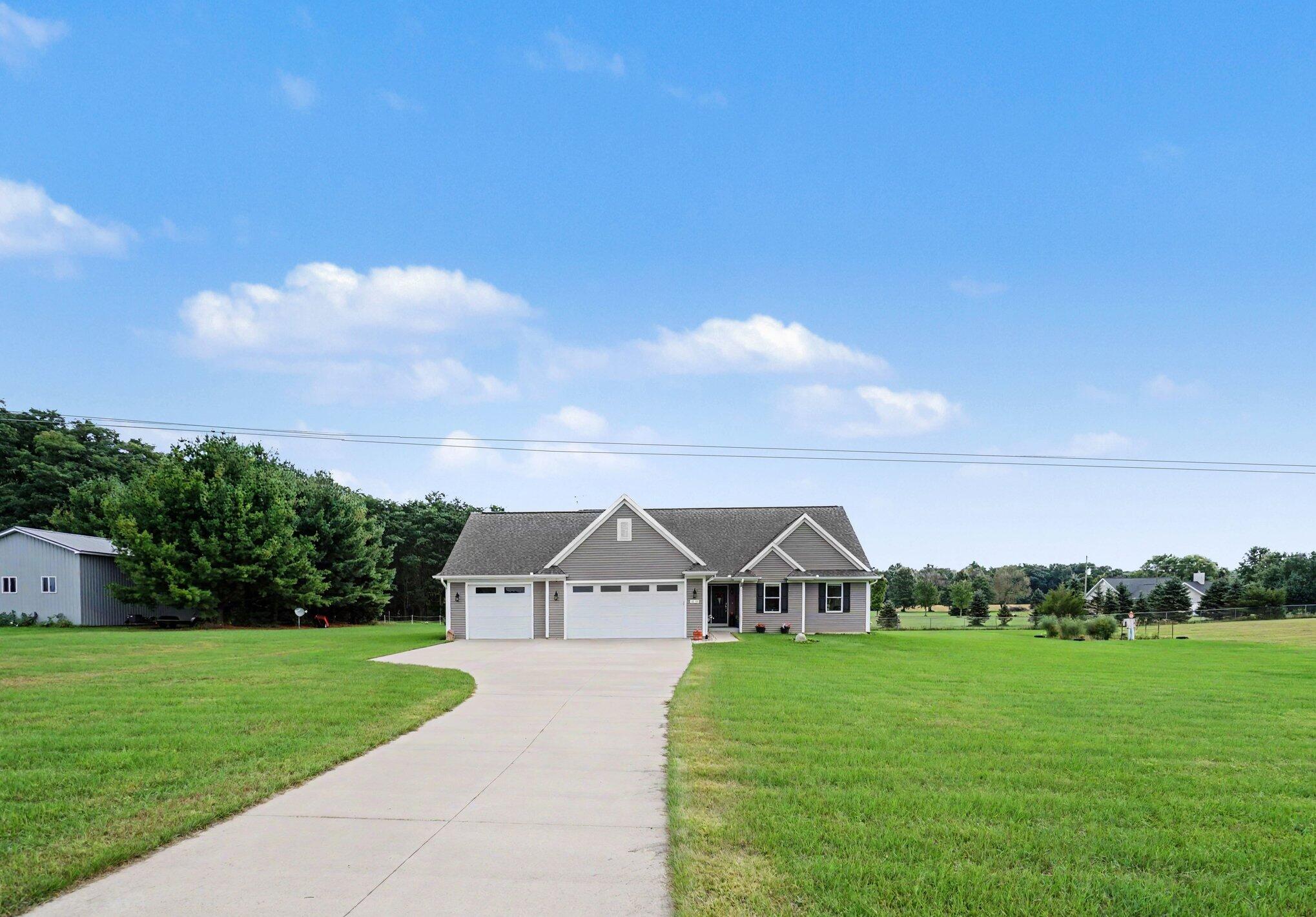 2133 S Van Kal Street Kalamazoo MI 49009
