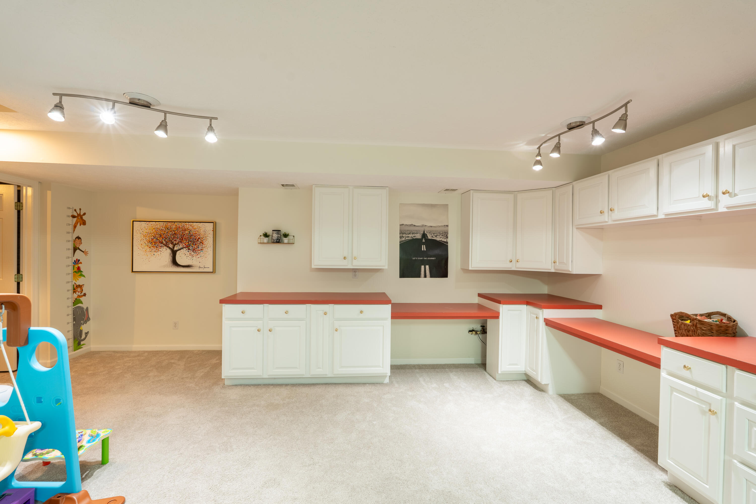 1621 Falcon Crest Drive NE Grand Rapids MI 49525