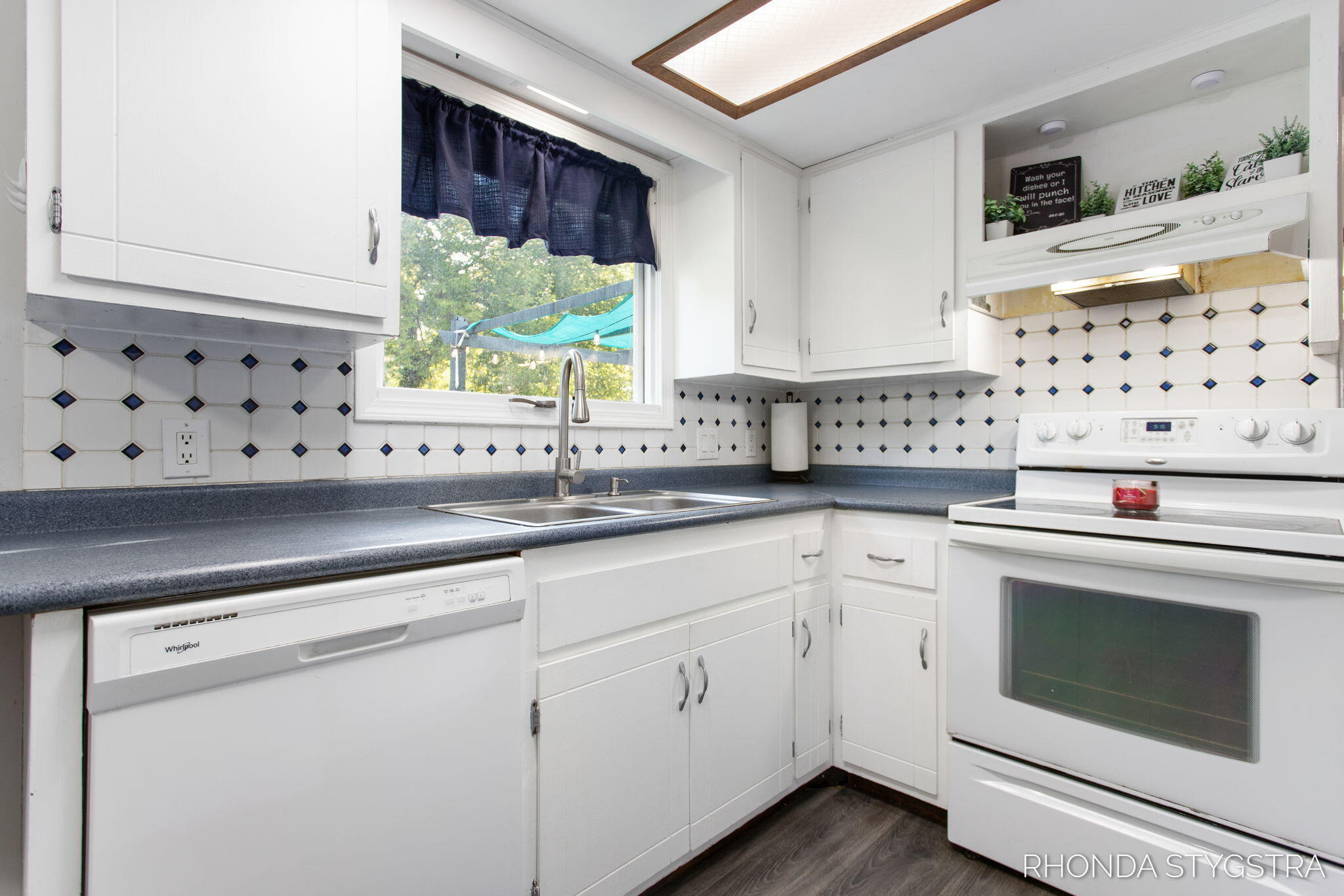 575 Pineview Drive Holland MI 49424