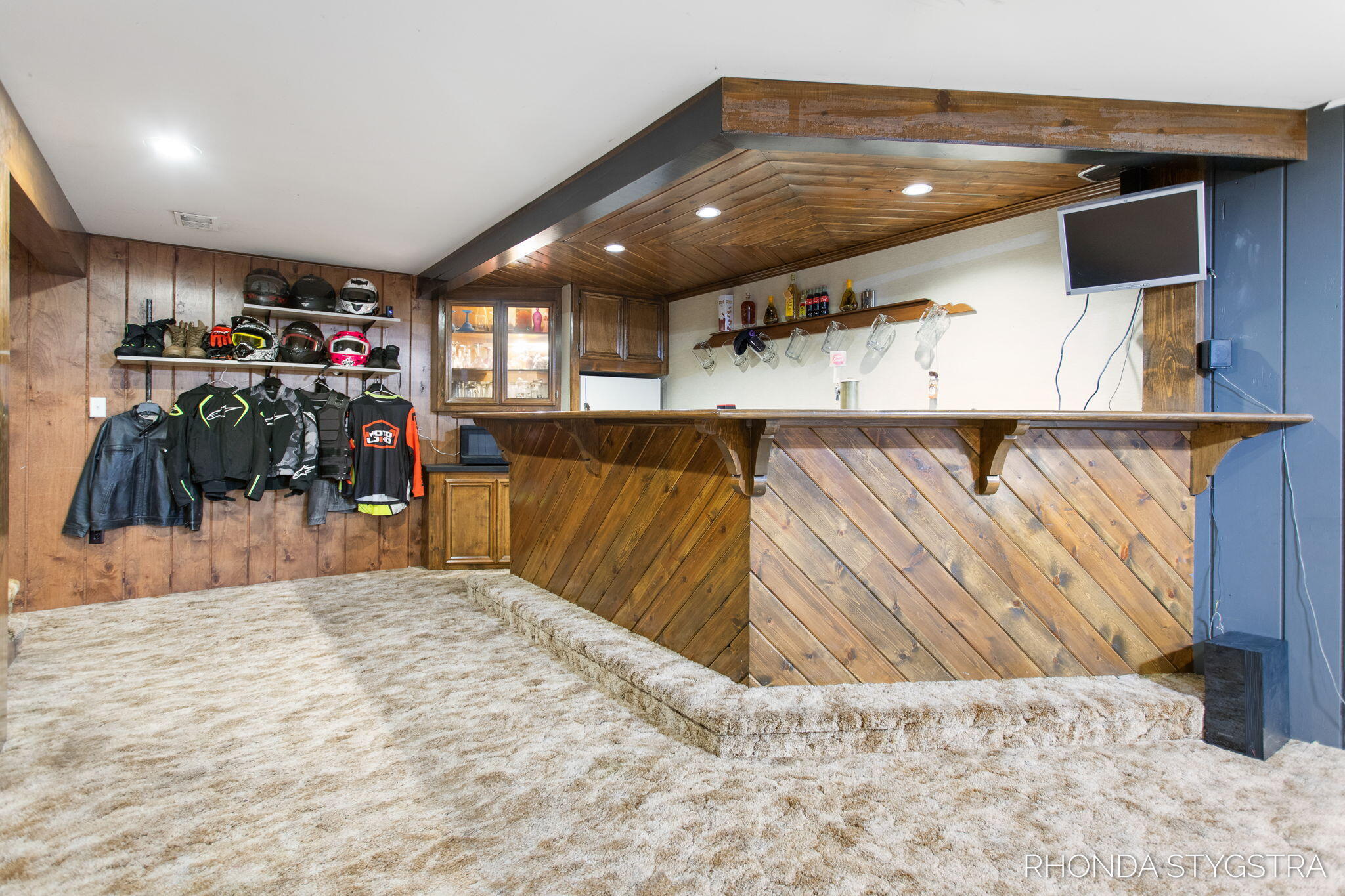 575 Pineview Drive Holland MI 49424