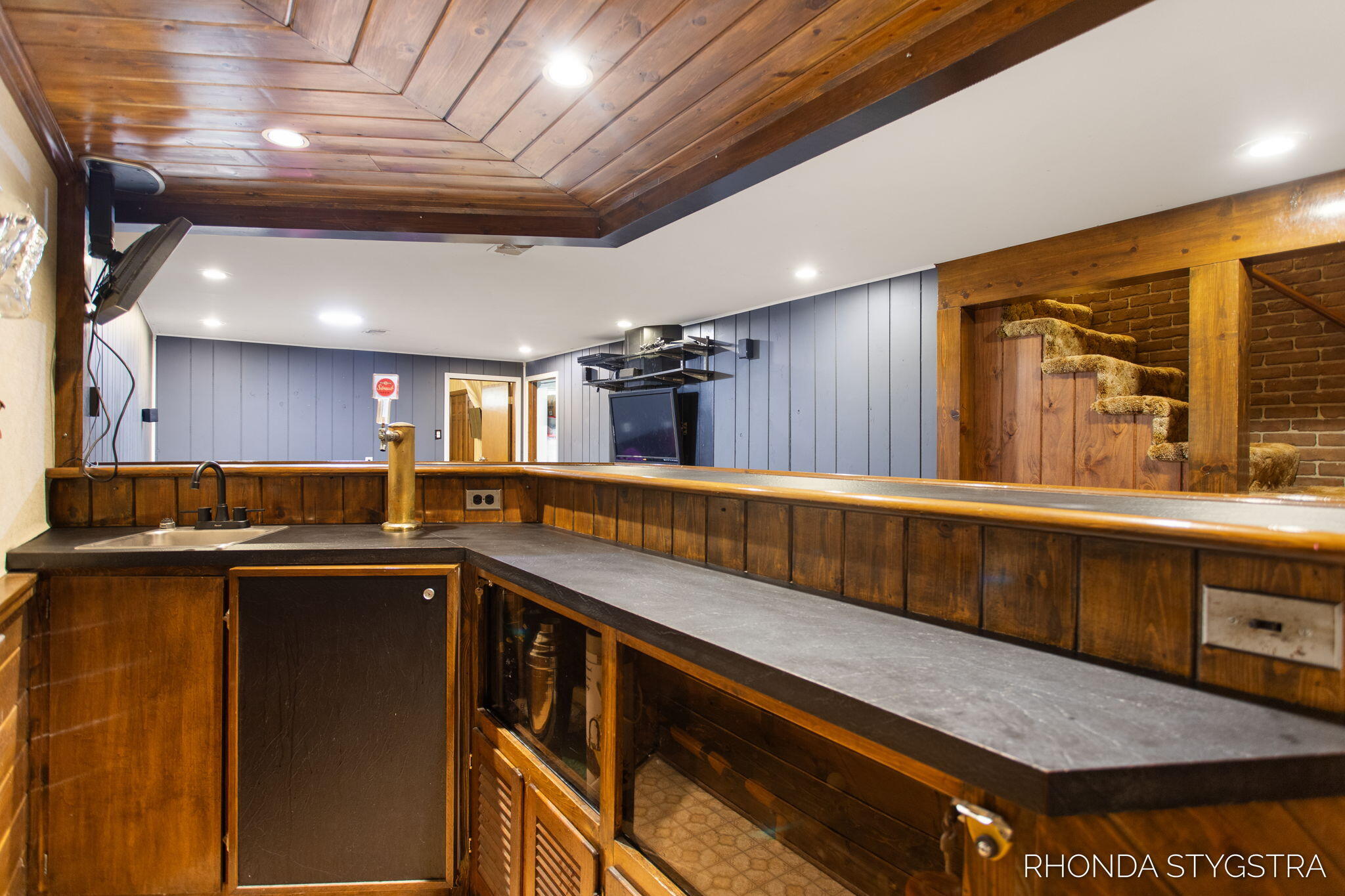 575 Pineview Drive Holland MI 49424