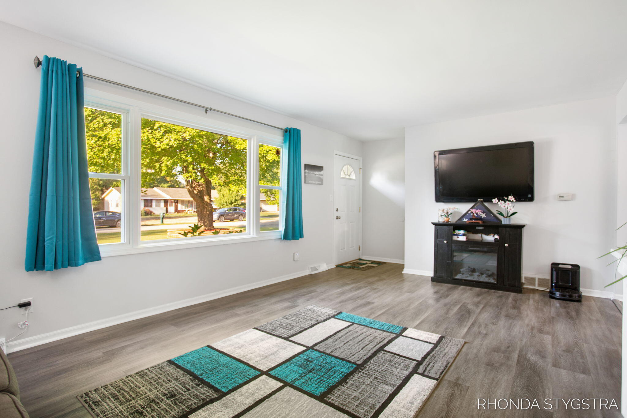 575 Pineview Drive Holland MI 49424