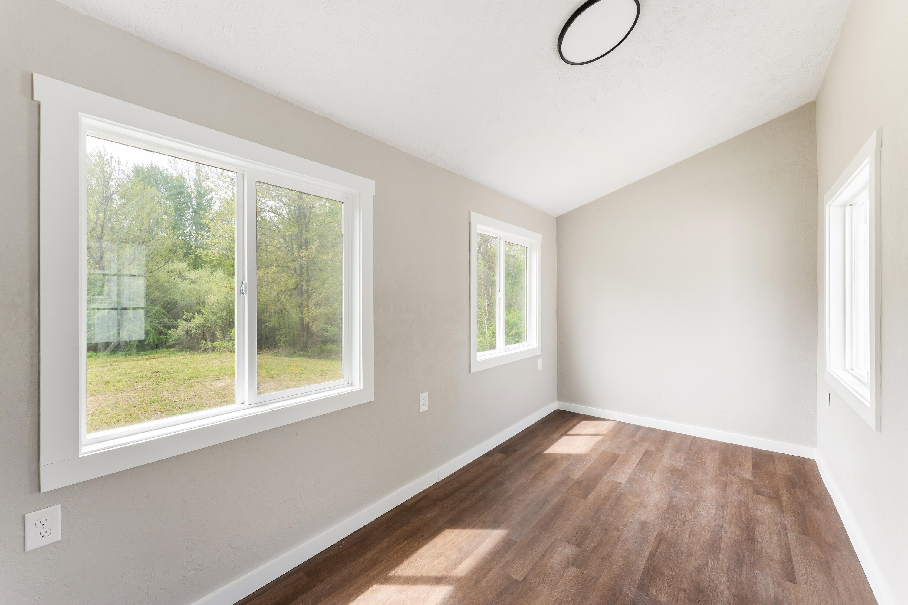 5684 142nd Avenue Holland MI 49423