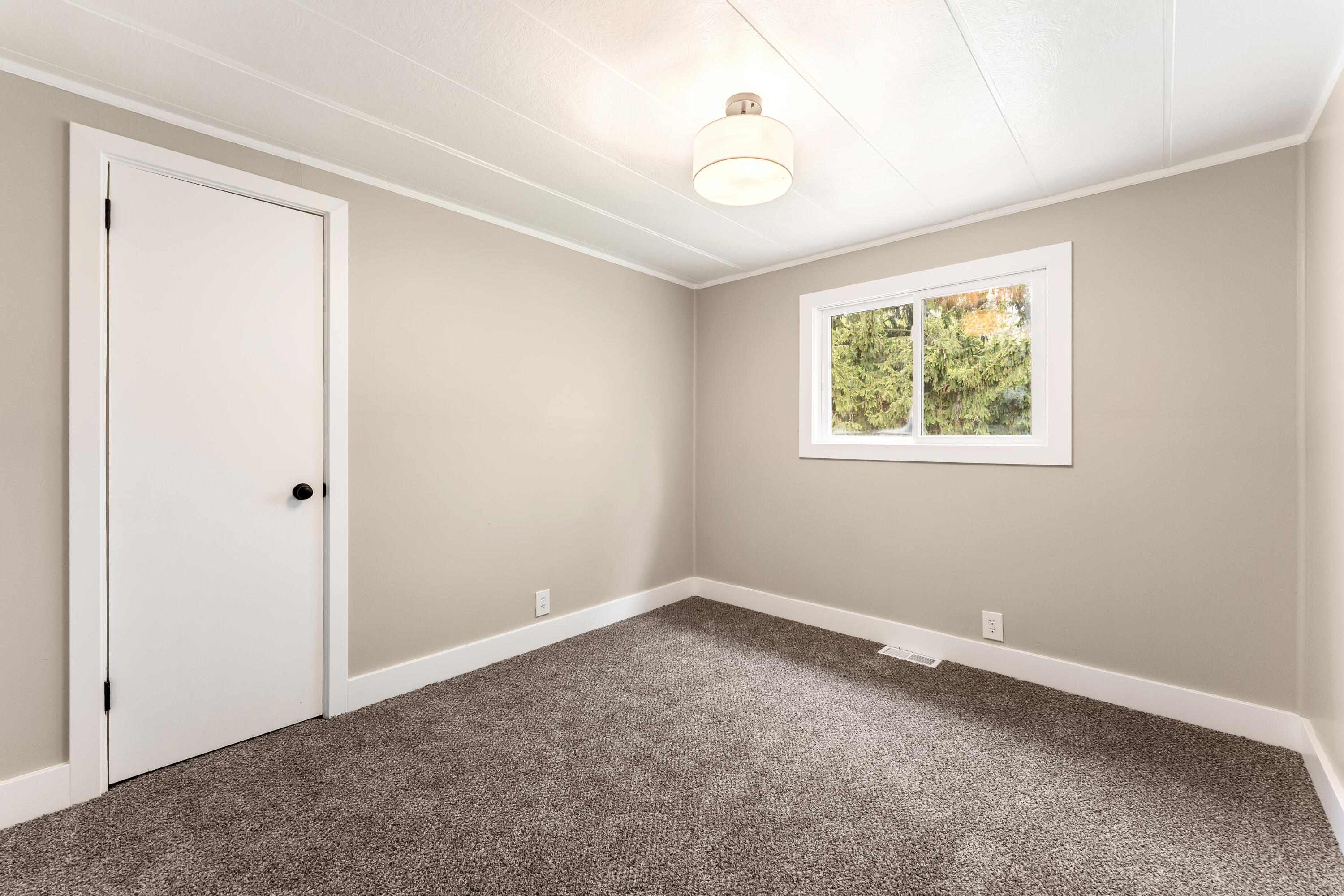 5684 142nd Avenue Holland MI 49423