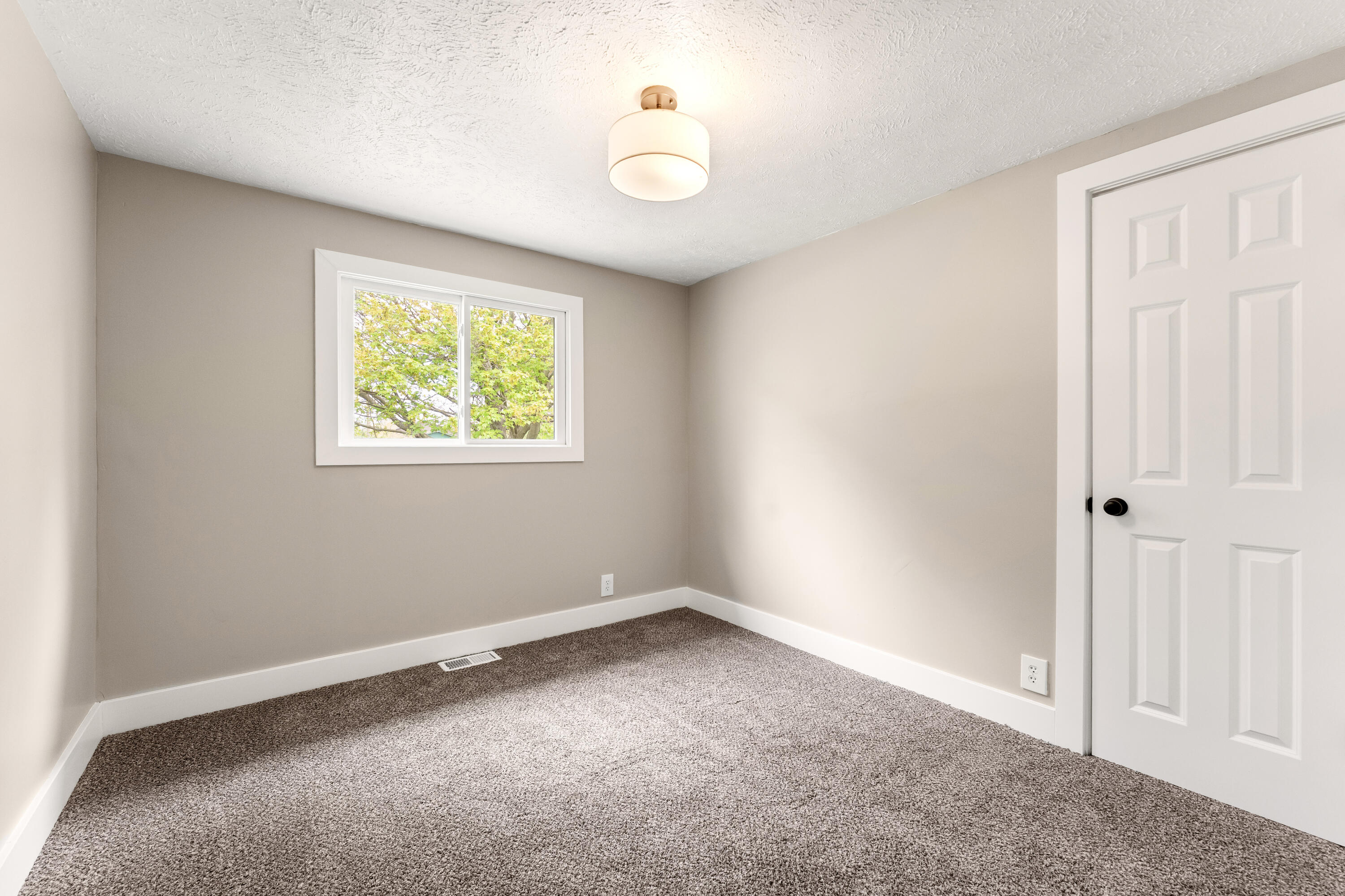 5684 142nd Avenue Holland MI 49423